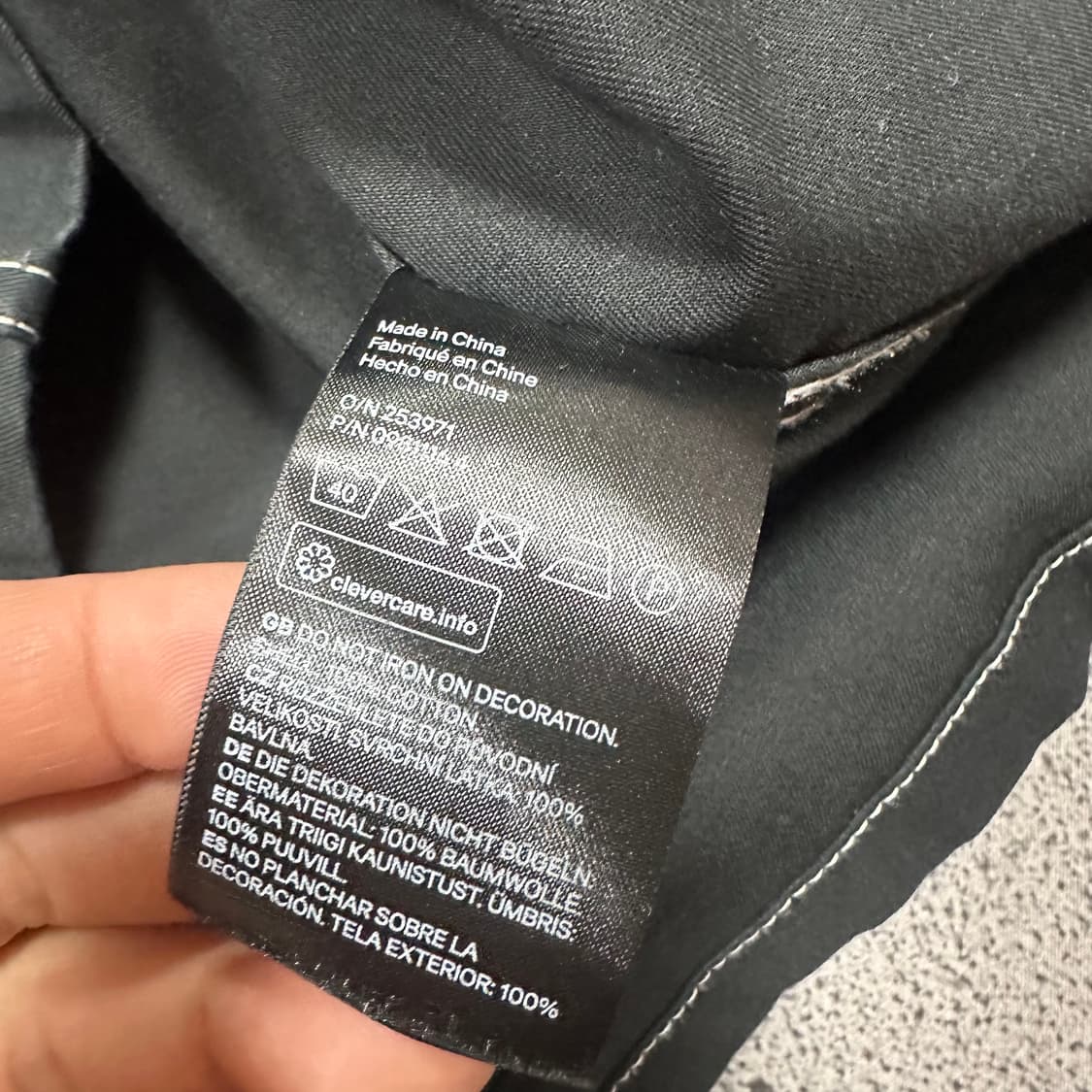 ✨ (바배) H&M 블랙 화이트 스티치 더블포켓 워크 셔츠 난방 상품이미지4