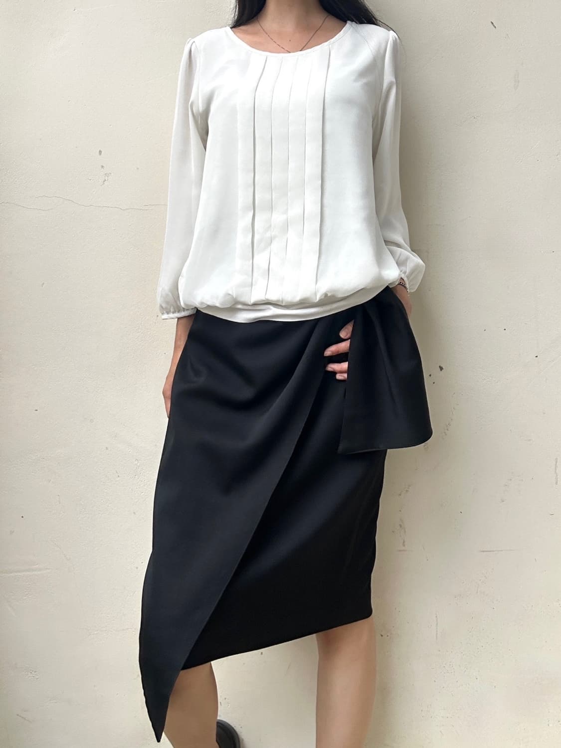 Pintuck sheer formal blouse / white 상품이미지1