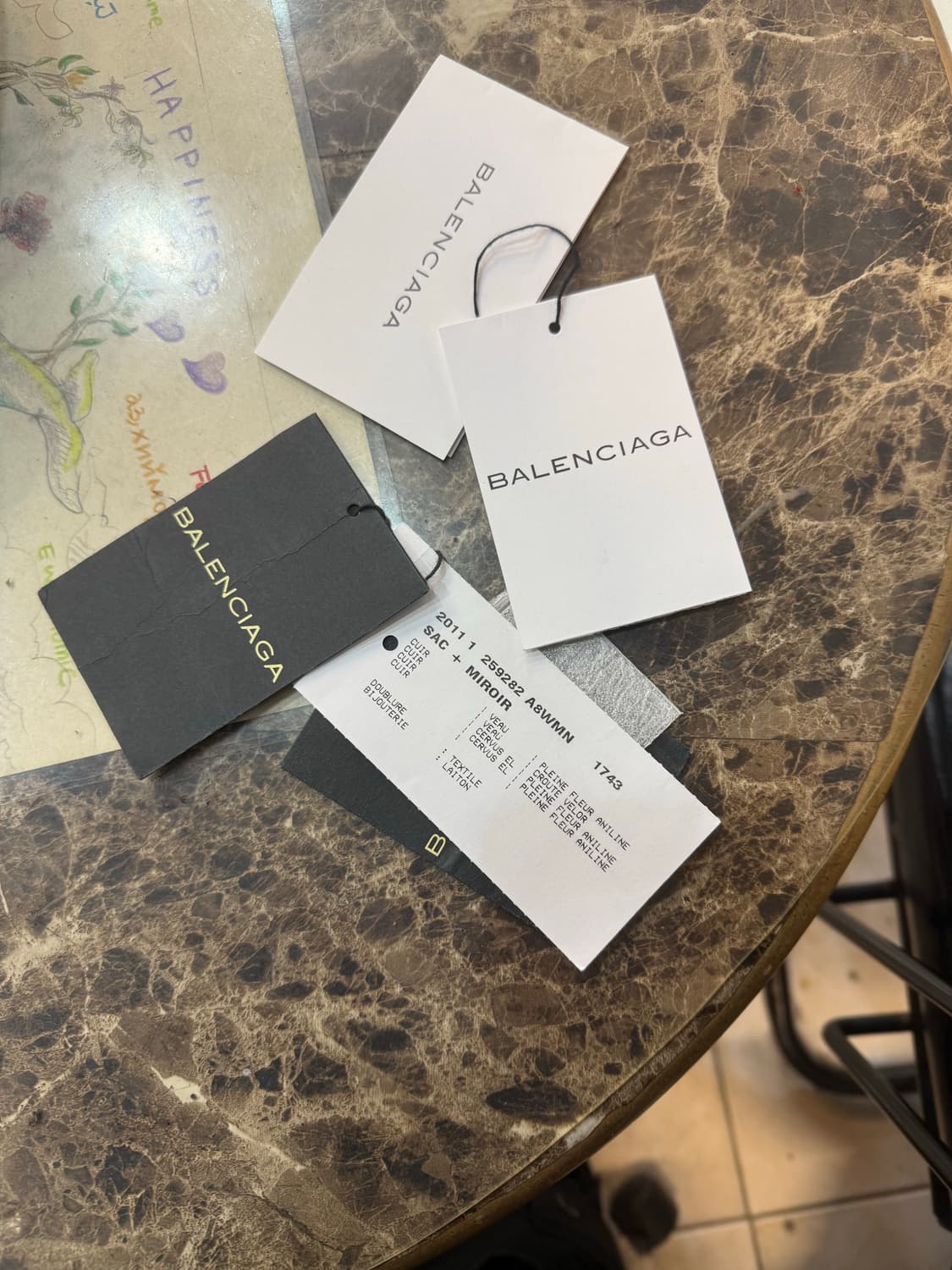 정품 발렌시아가 크로스백 팝니다 상품이미지6