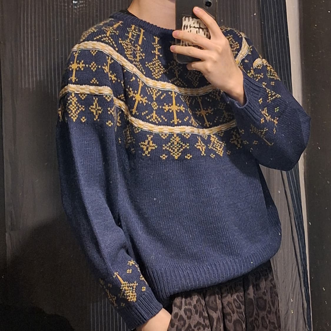 THREE FIFTY STANDARD 블루 골드 에스닉패턴 라운드넥 니트 상품이미지2