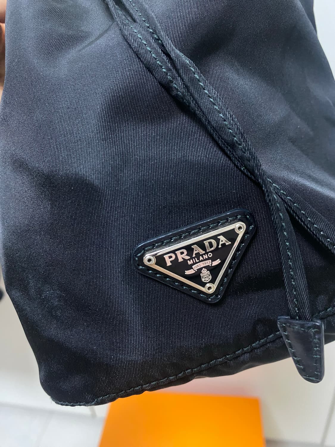 프라다 포코노 버킷 파우치백 정품 상품이미지4