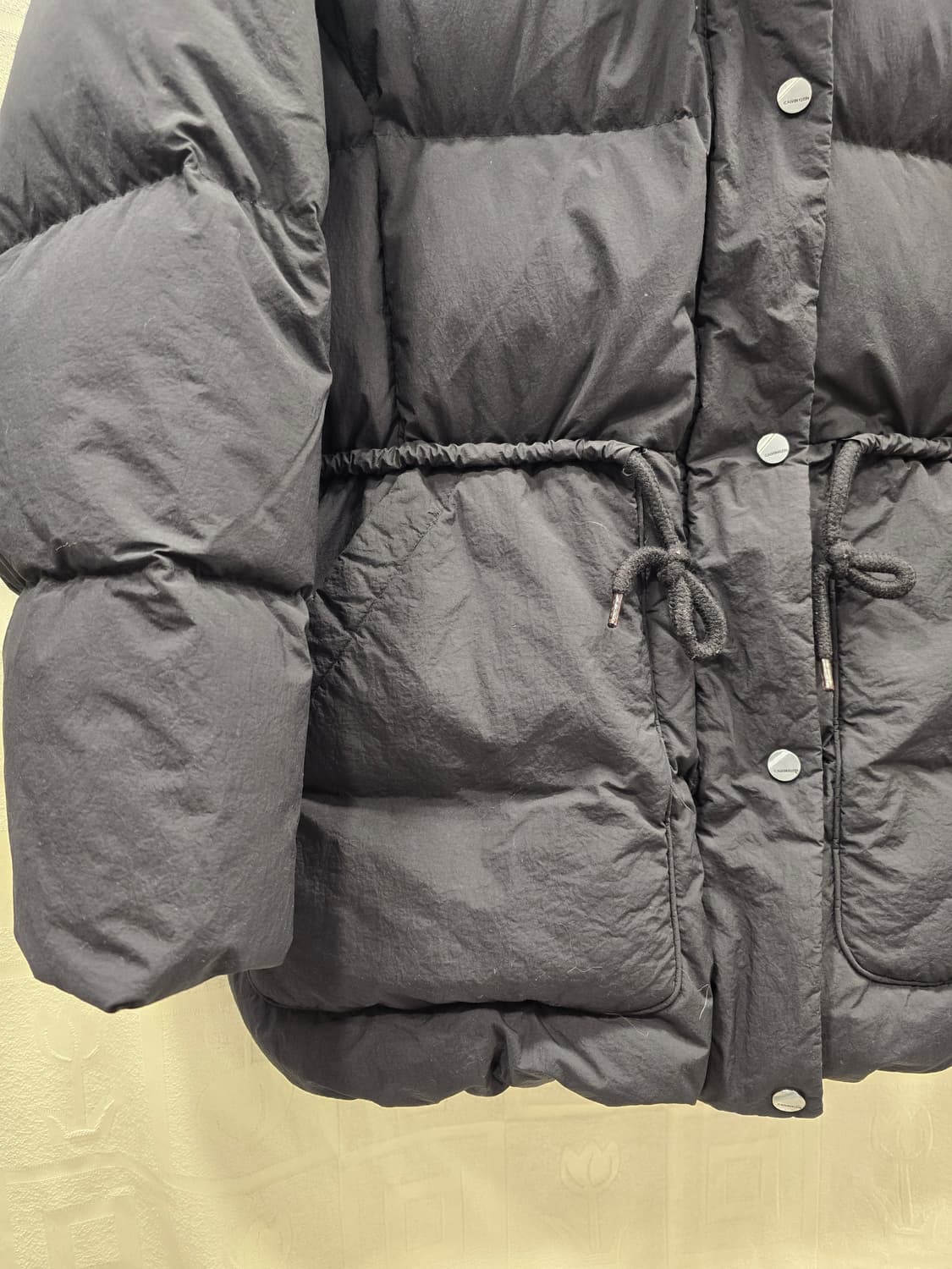 캘빈클라인 블랙 여성 구스다운 패딩 L(77) 상품이미지4