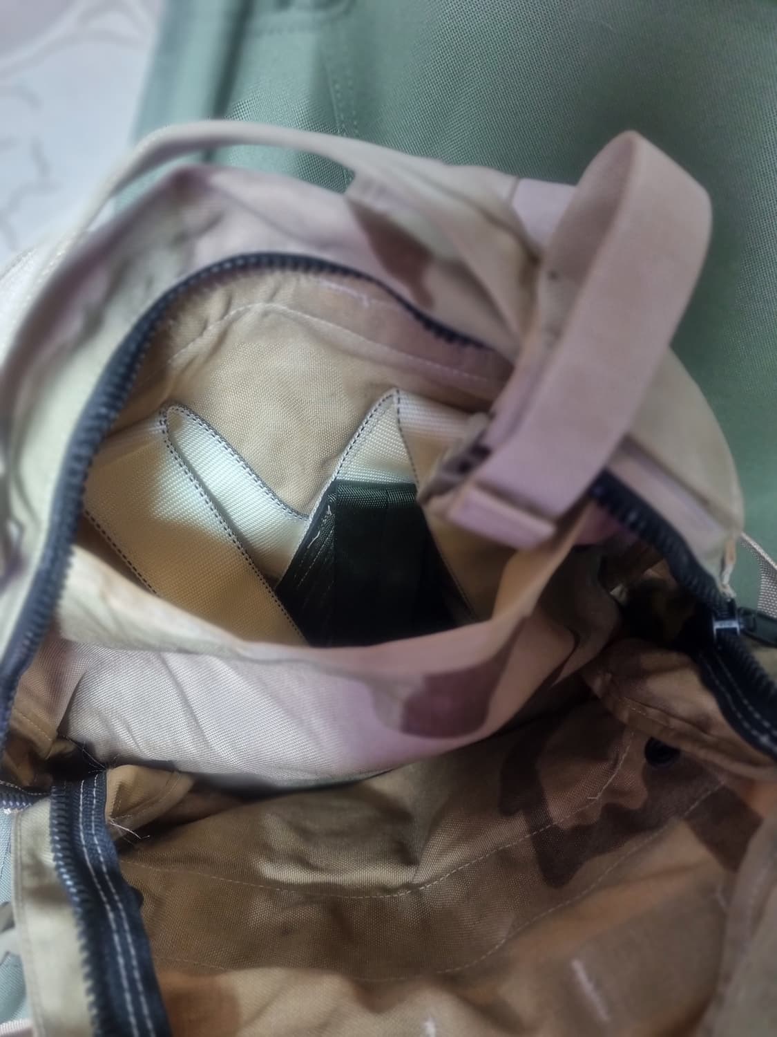 [민트급] 미군 오리지널 사막삼색(DCU) 몰리2 백팩 판매합니다 상품이미지3