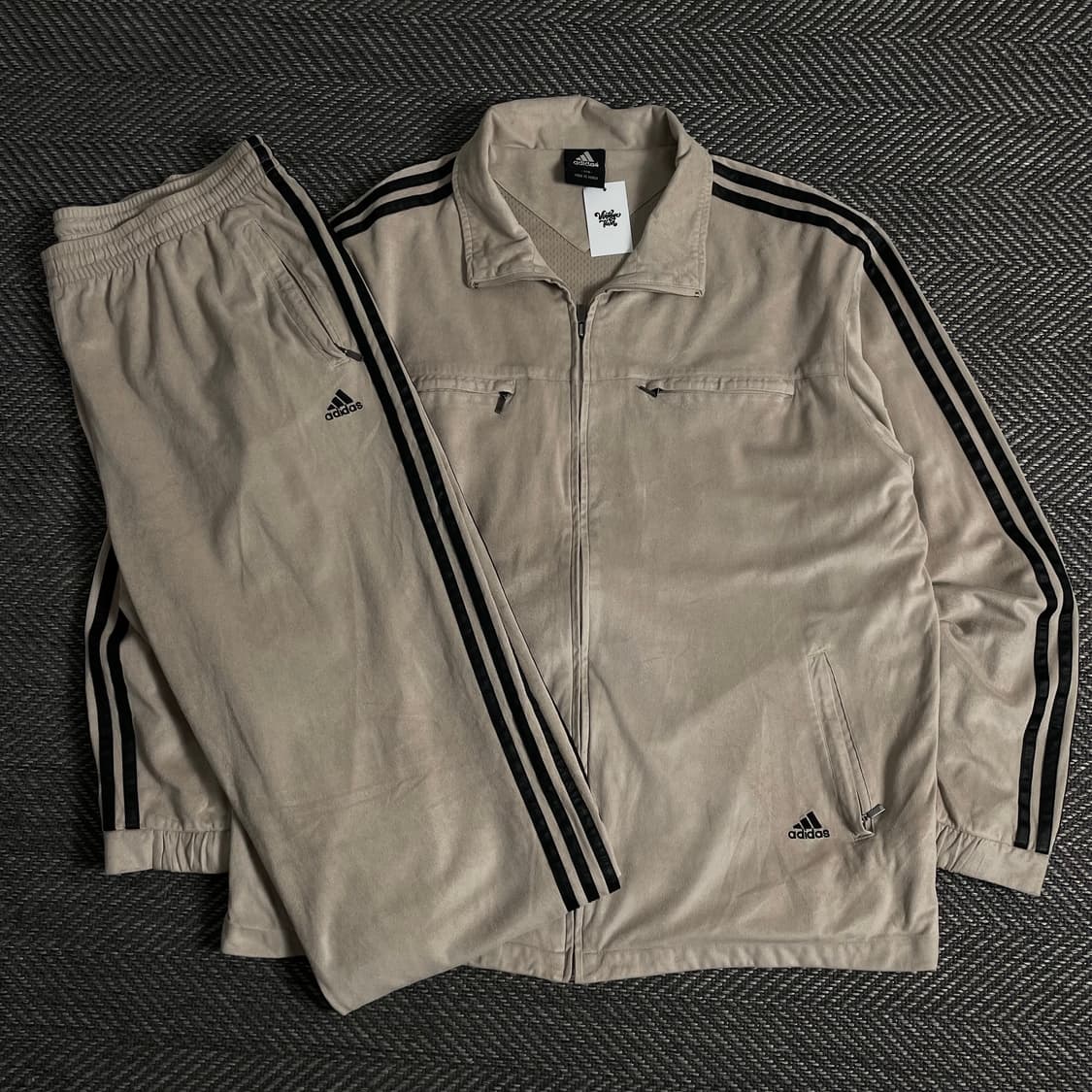 00s 아디다스 올드스쿨 벨벳 트랙자켓&트랙팬츠 세트y 3404 상품이미지2