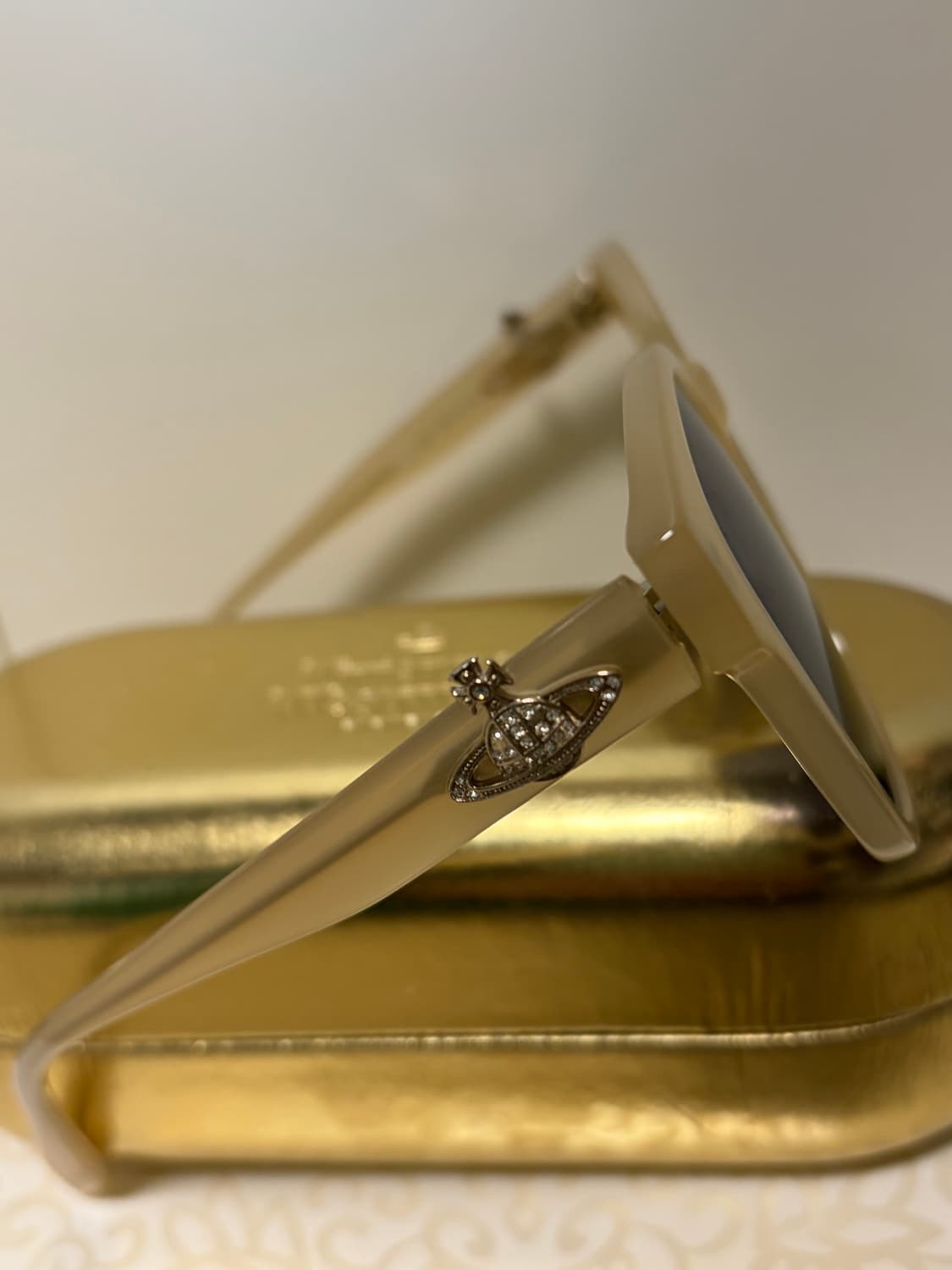 비비안웨스트우드 옐로우 선그라스 상품이미지1