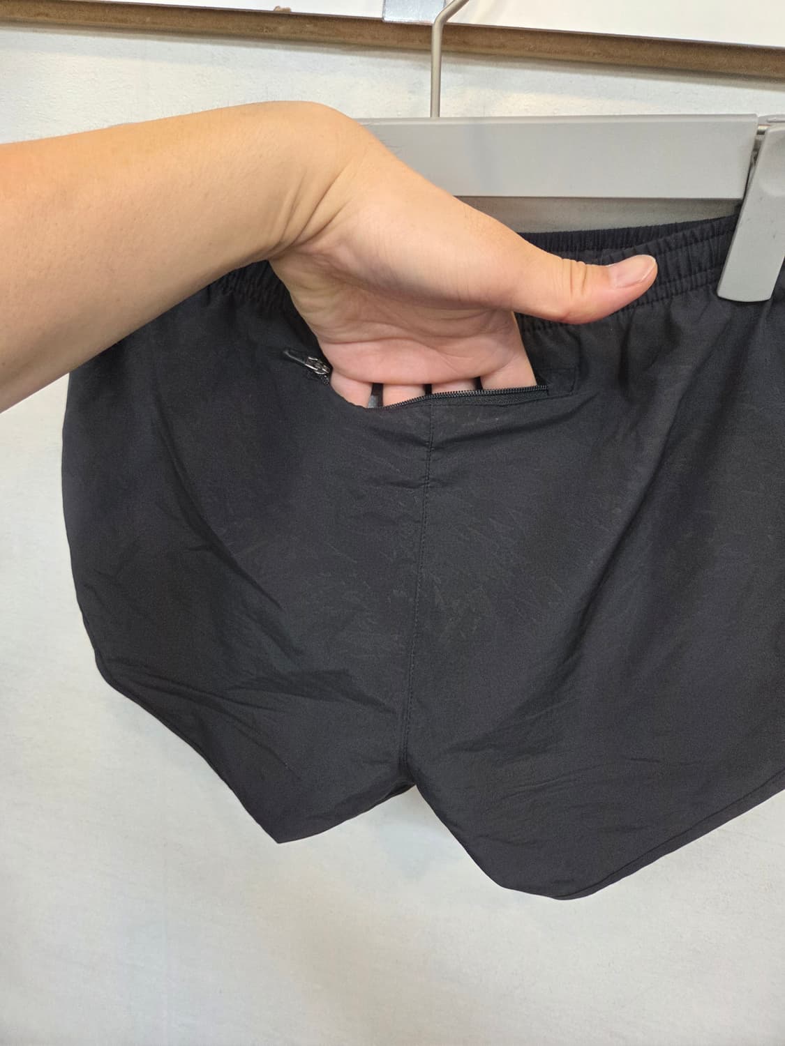 나이키 여성 드라이핏 템포 러닝 쇼츠반바지 xs 블랙카모 상품이미지3