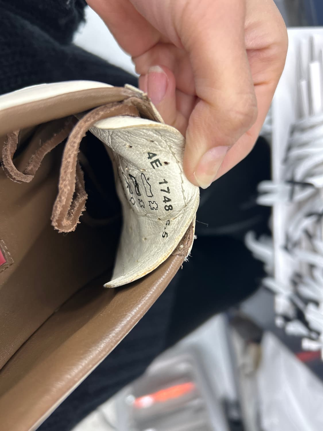 프라다 레이스업 레더 스니커즈 상품이미지7