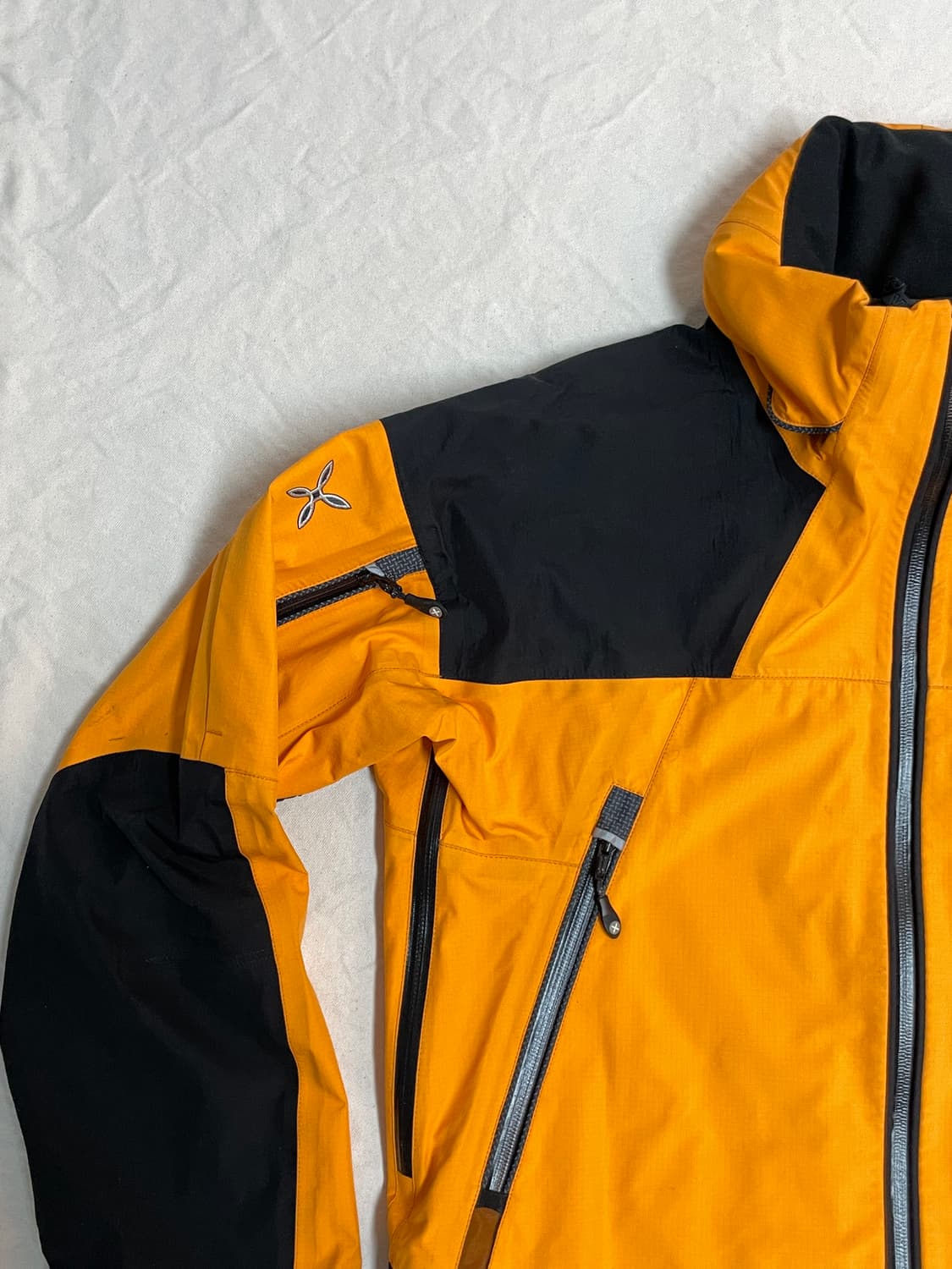 몬츄라 아웃도어 자켓  상품이미지3