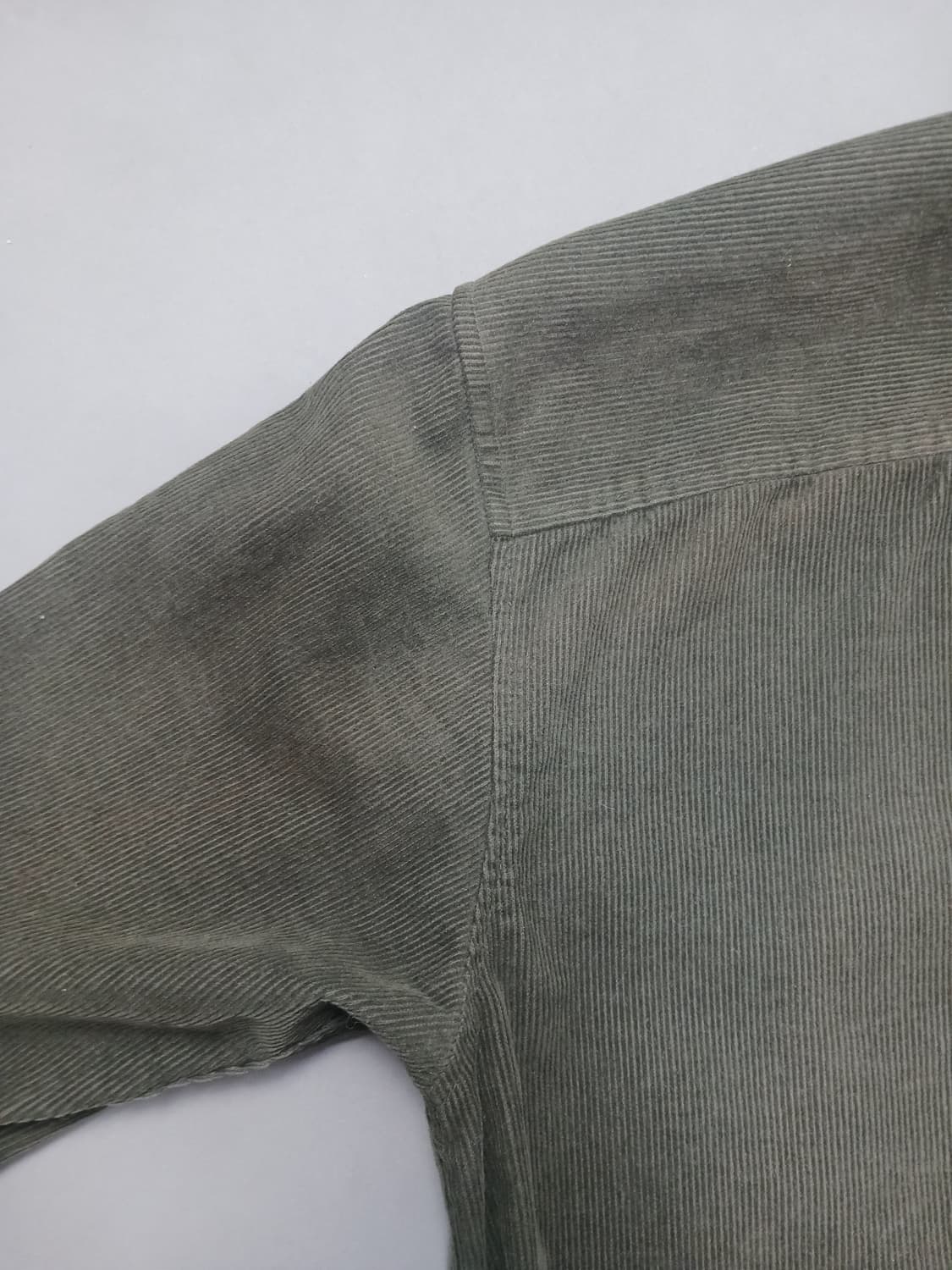 [L] 무신사 스탠다드 코듀로이 릴렉스 핏 버튼다운 셔츠 카키 상품이미지8