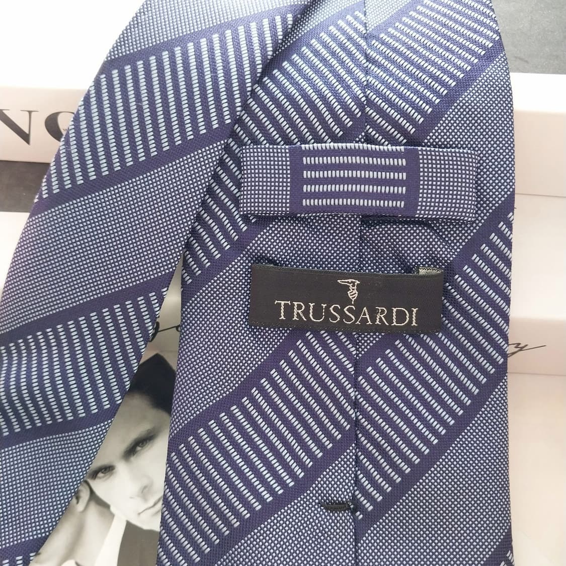 트루사르디 실크 스트라이프 자카드 넥타이 9.4cm A+등급 K1294
 상품이미지6