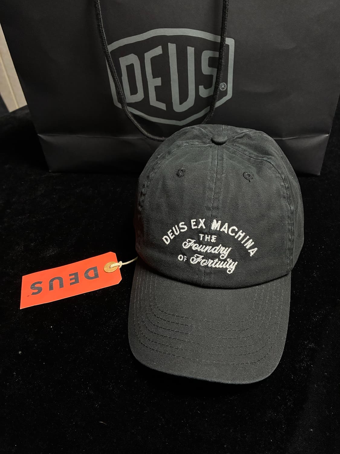 데우스 엑스 마키나 볼캡 상품이미지1