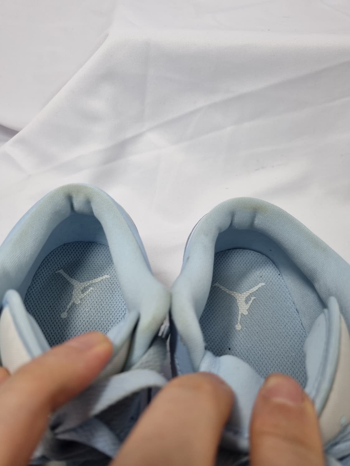 235 나이키 에어 조던 1 로우 화이트 아이스 블루 상품이미지5