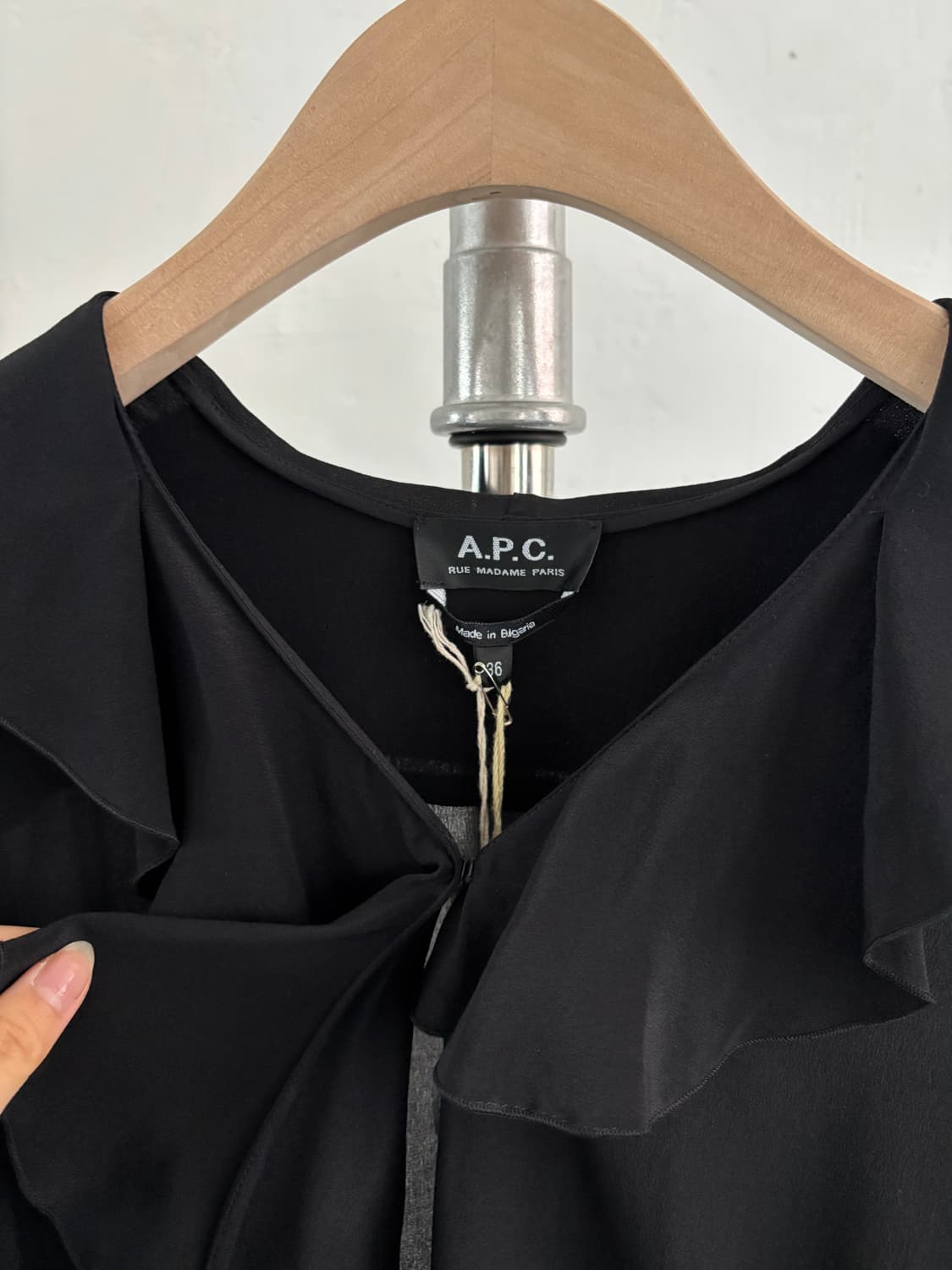 A.P.C. 아페쎄 실크 블랙 프릴 블라우스 셔츠 상품이미지5