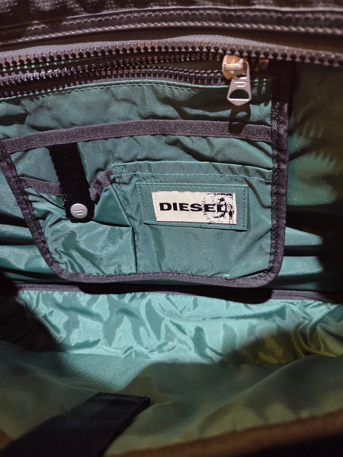 Diesel 디젤 블랙 스퀘어 크로스백 상품이미지4