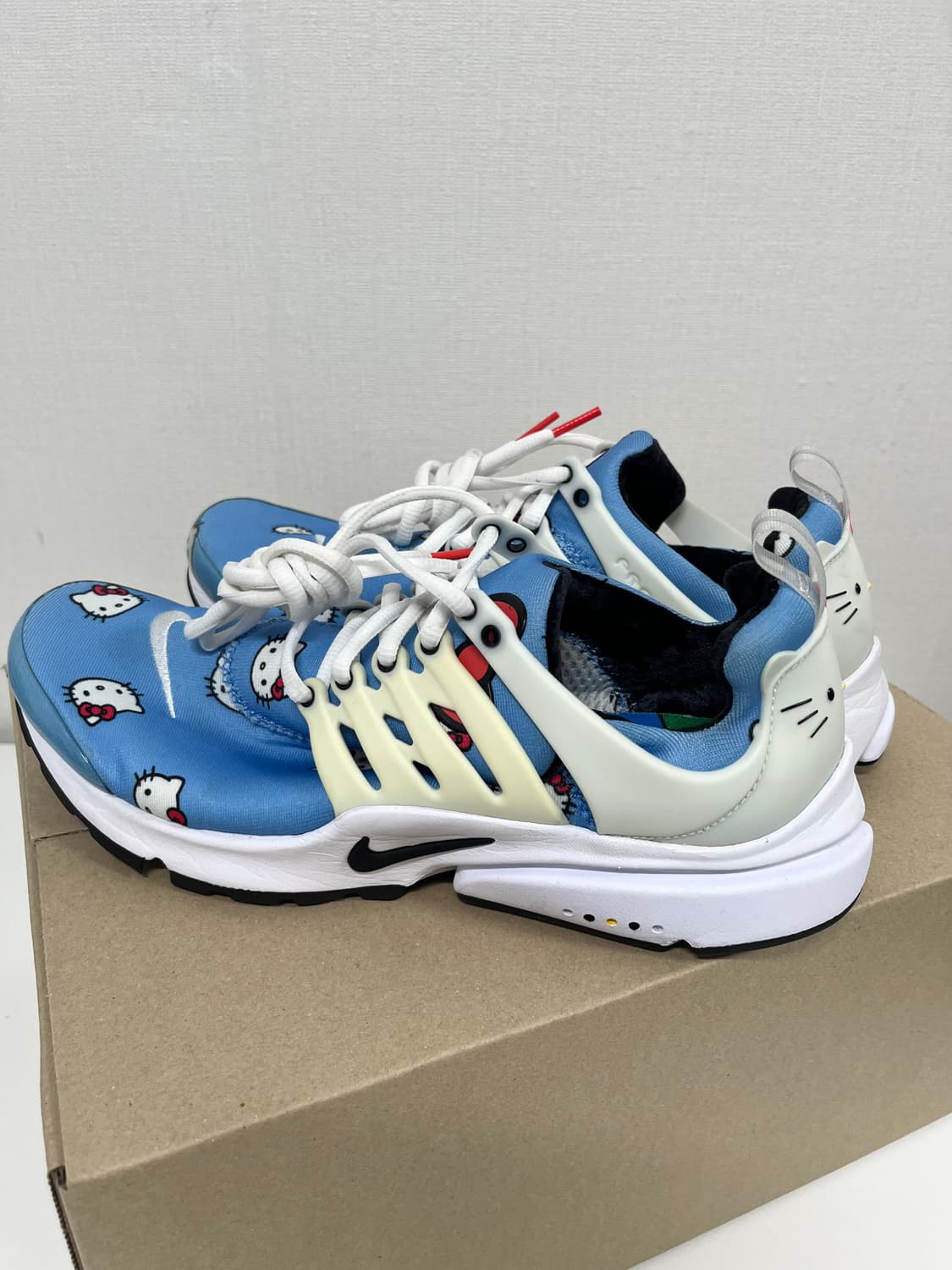 나이키 x 키티 에어 프레스토 270 상품이미지2