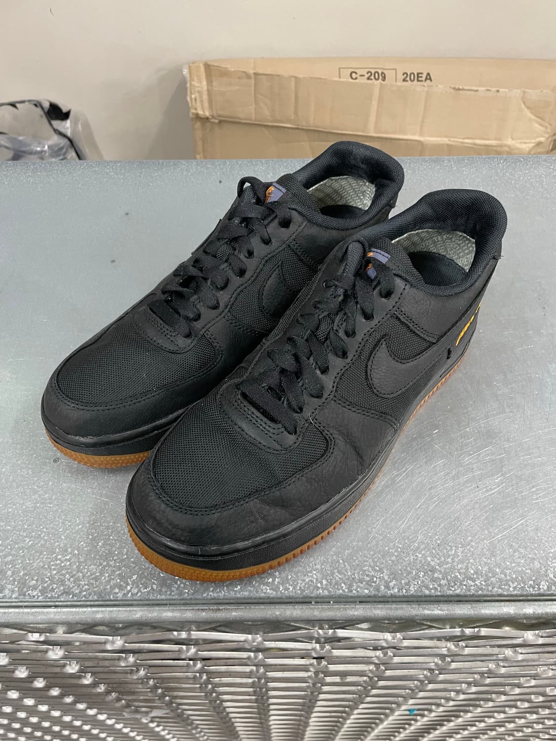 나이키 에어포스1 로우 고어텍스 블랙 265 상품이미지2