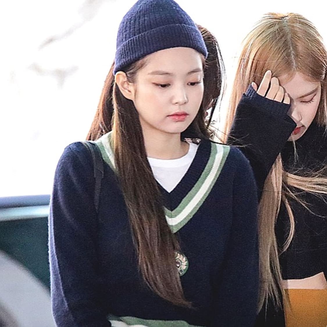 버버리 울 캐시미어 니트 블랙핑크 제니 니트 상품이미지1