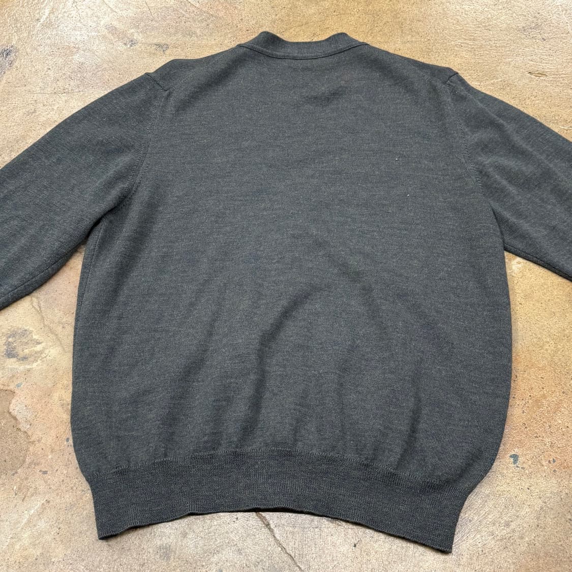 입생로랑 카키 그레이 니트 가디건  상품이미지4