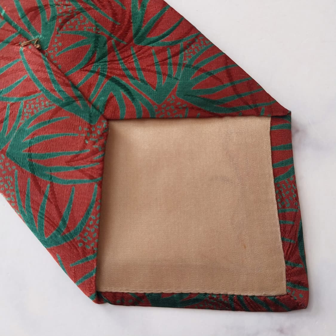 조르지오 아르마니 실크 리프 패턴 넥타이 9cm A+등급 K1881
 상품이미지9