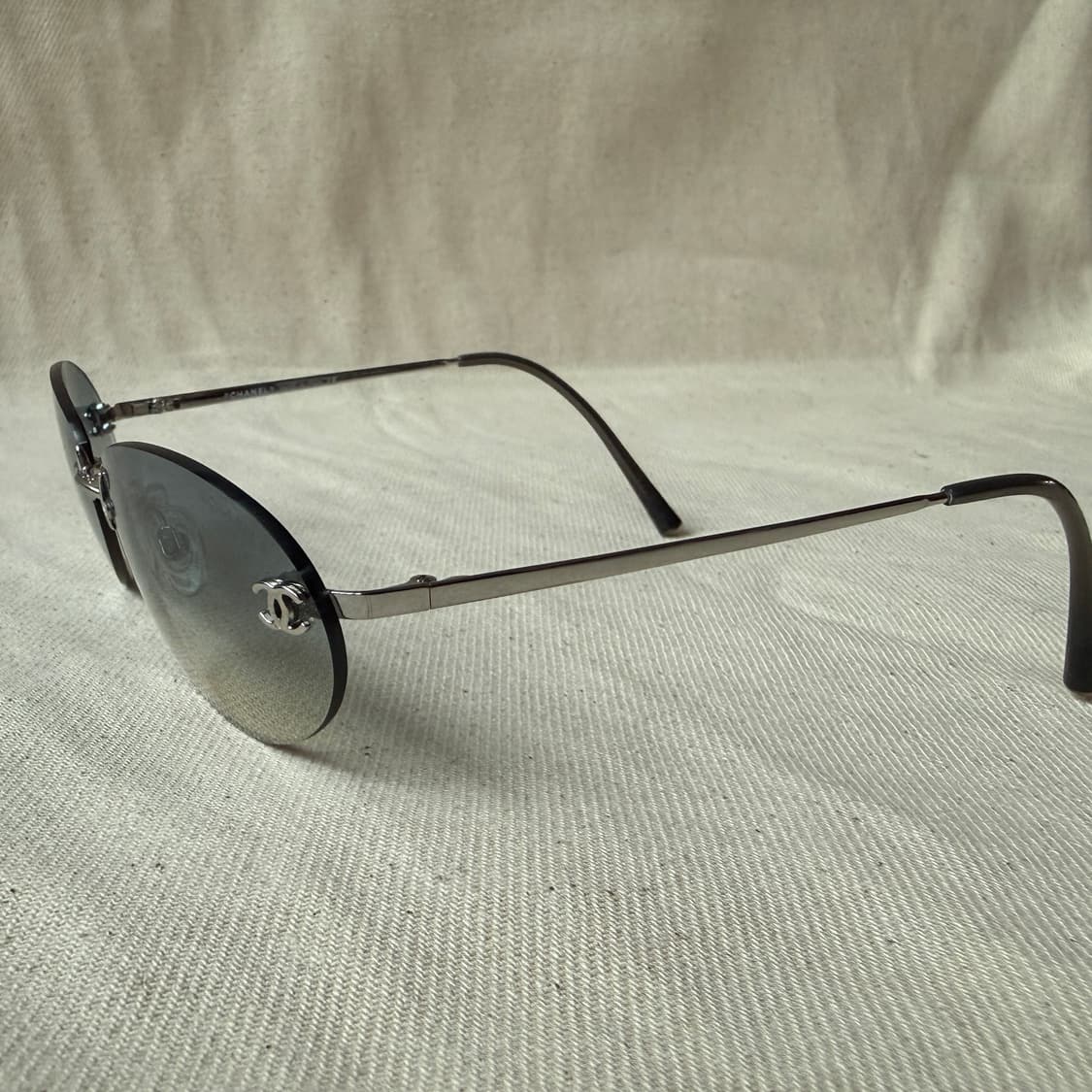 샤넬 실버 무테 선글라스 상품이미지3