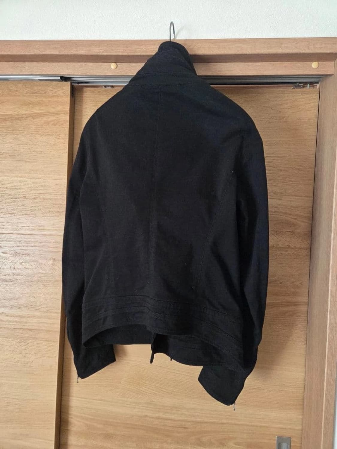 율리우스  비대칭 하이넥 재킷 상품이미지2