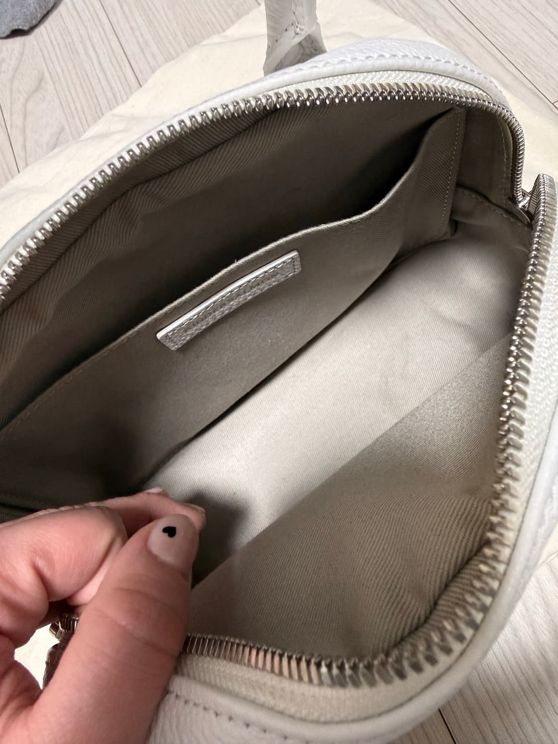 킨더살몬 Sofie Tote Bag White-Hud S 사이즈 상품이미지4