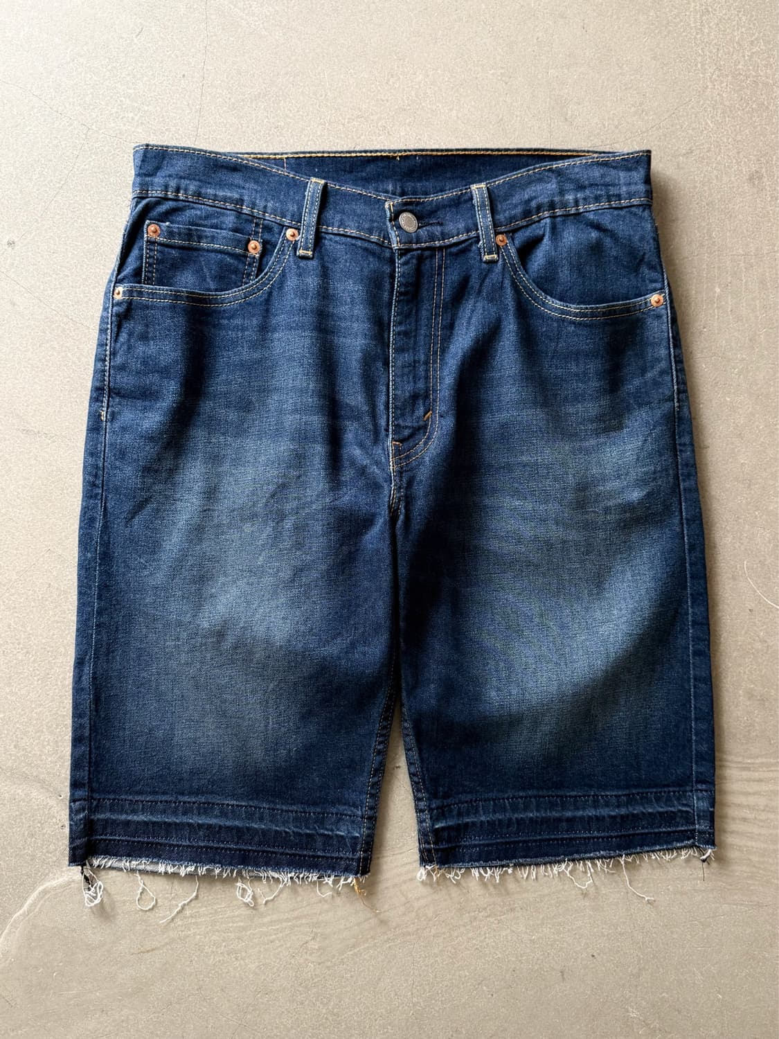 Vintage Levi's 505 Denim Shorts 상품이미지1