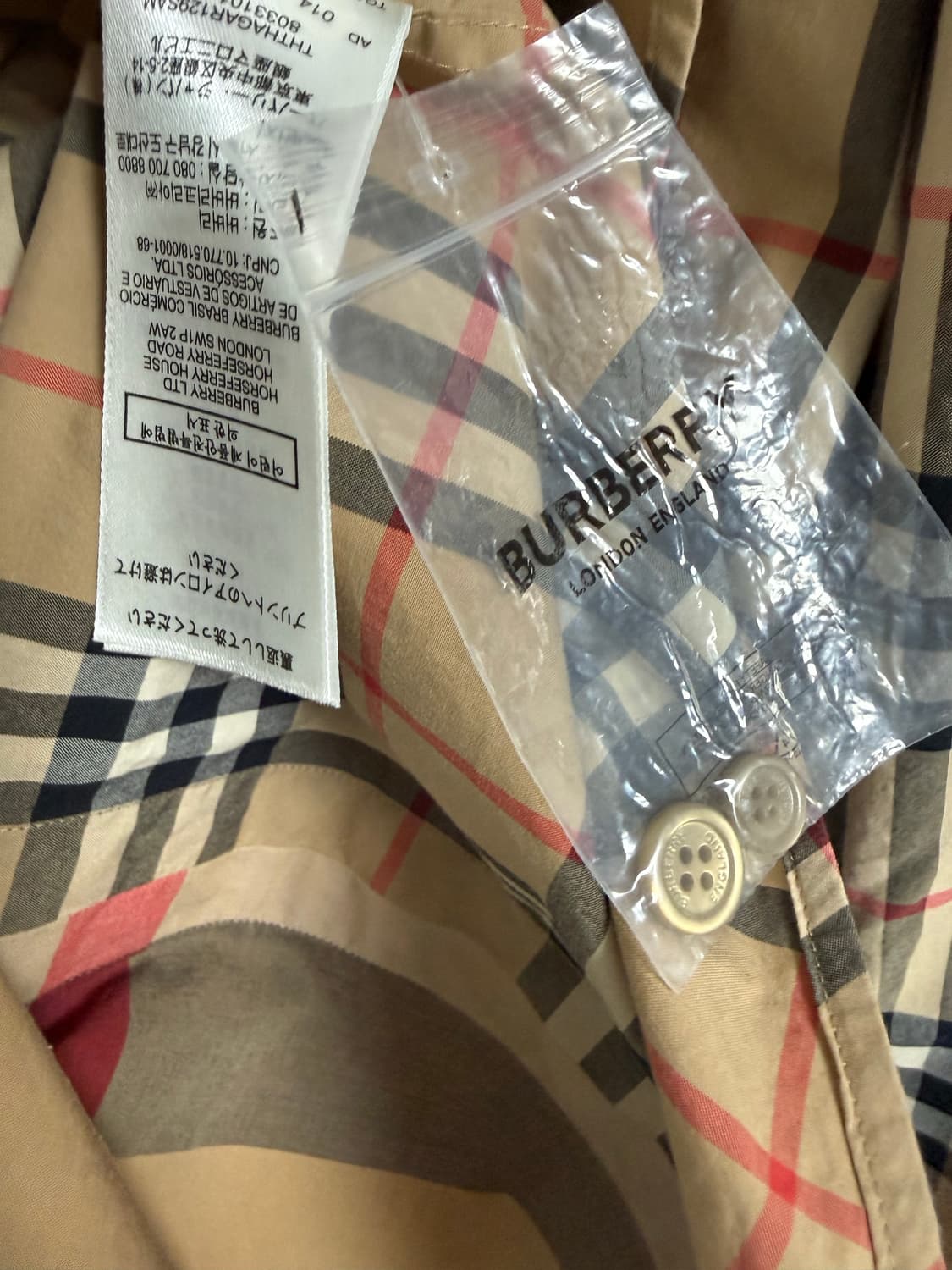 버버리 로고 프린트 패치워크 체크 셔츠 상품이미지4