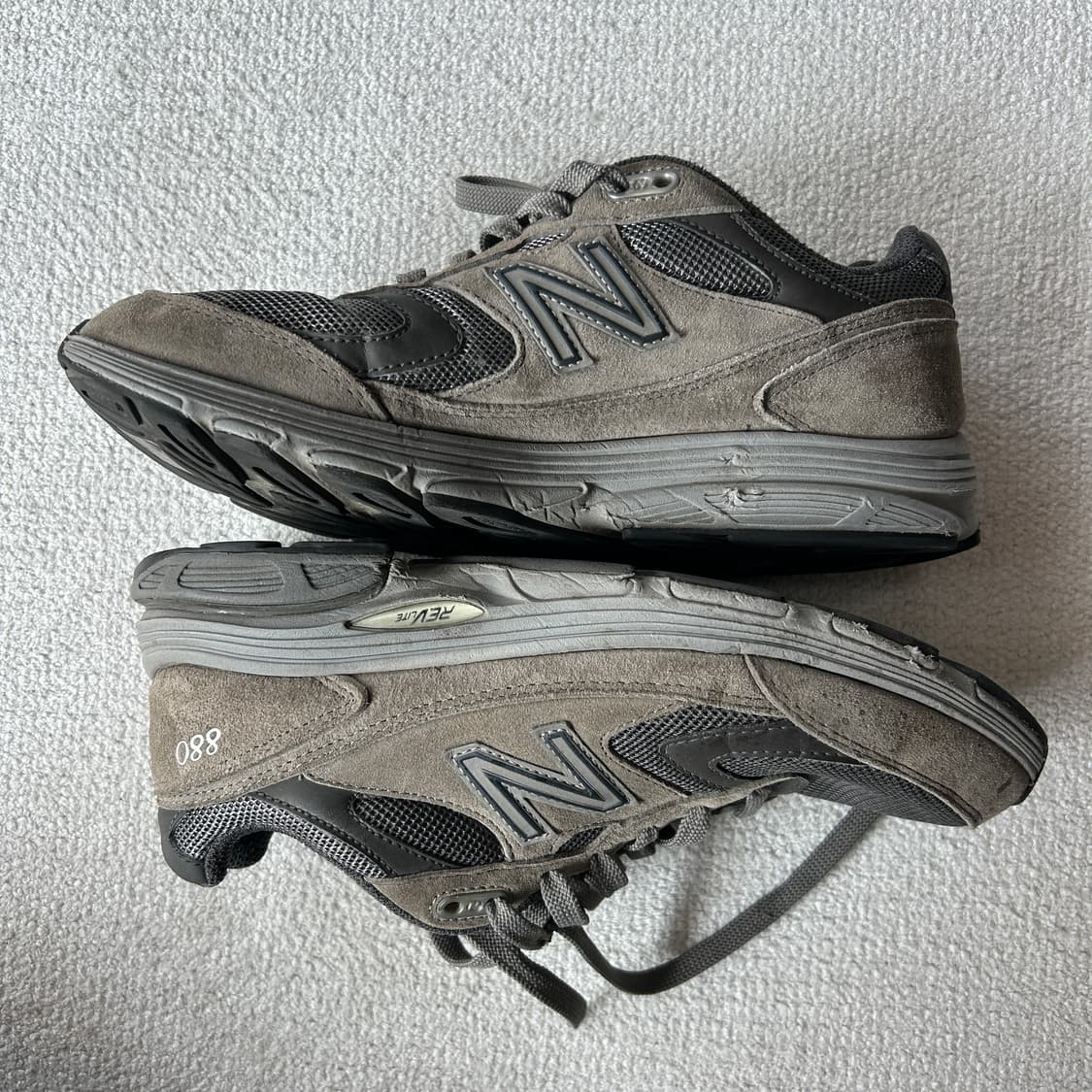 뉴발란스 회색 운동화 메쉬 스웨이드 255 상품이미지2