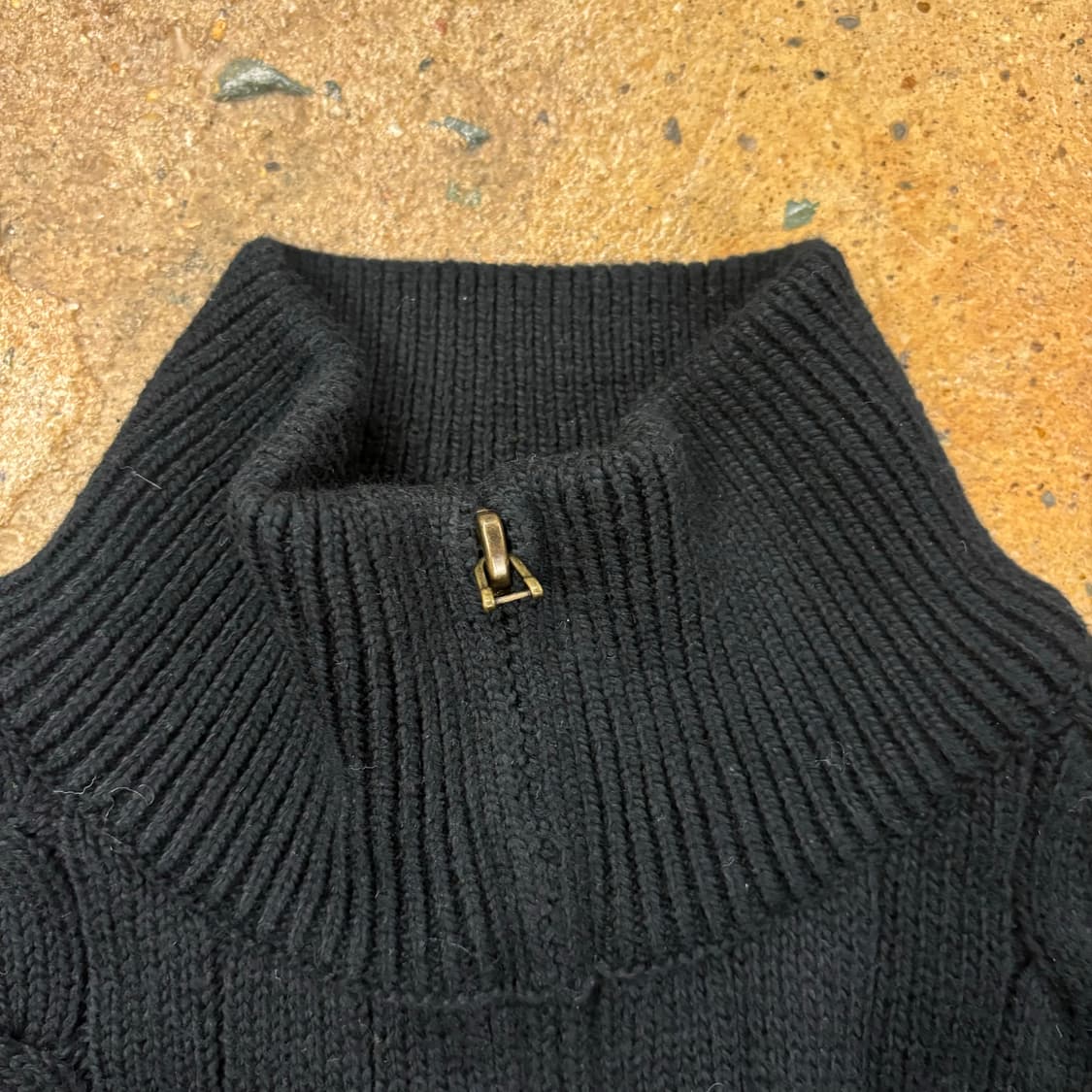 폴로 검빨 블랙 레드 꽈배기 니트 반집업 상품이미지7