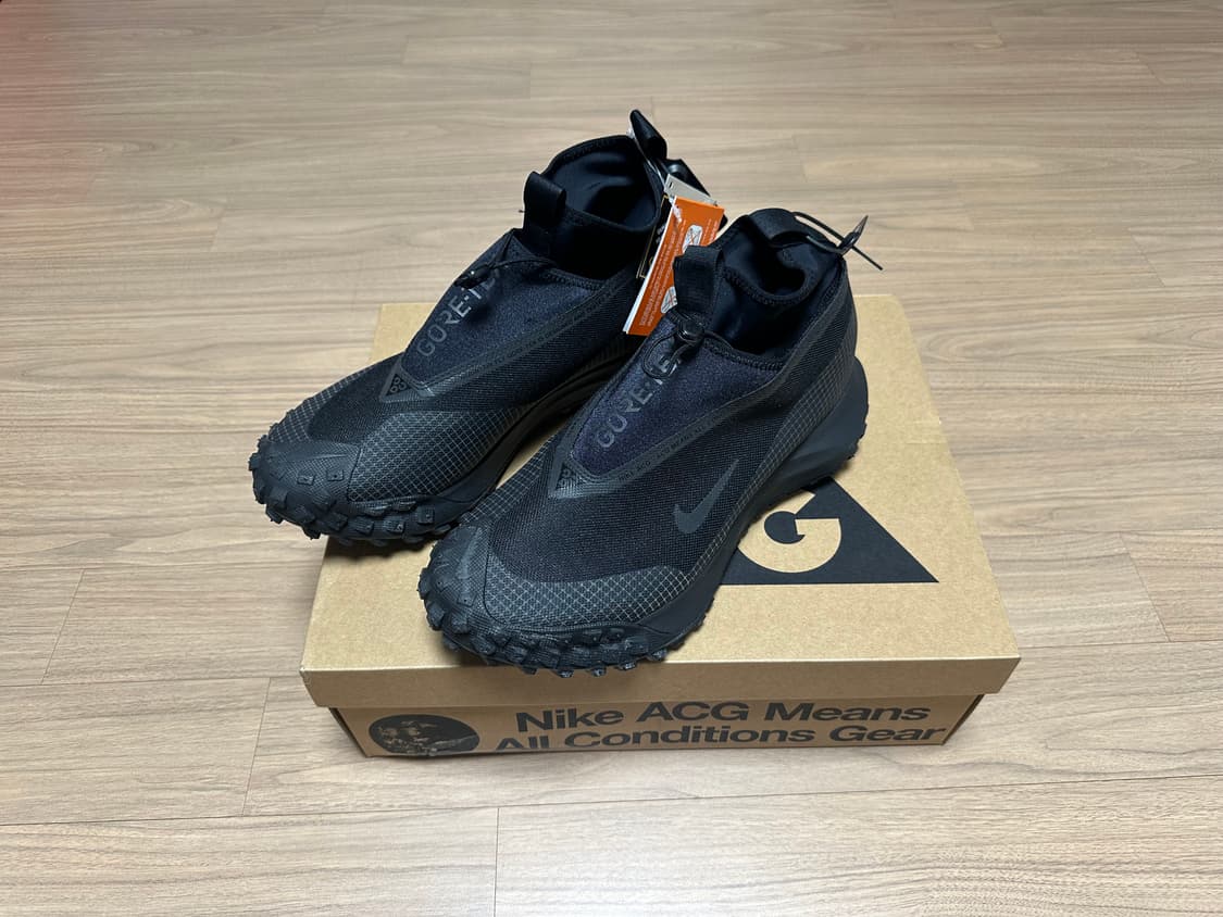 나이키 ACG 마운틴 플라이 고어텍스 블랙 앤 다크 그레이 290 상품이미지1