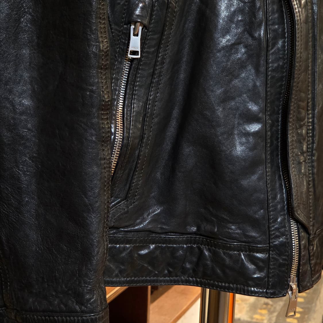 빈티지 절개라인 락시크 양가죽 투지퍼 자켓 상품이미지4