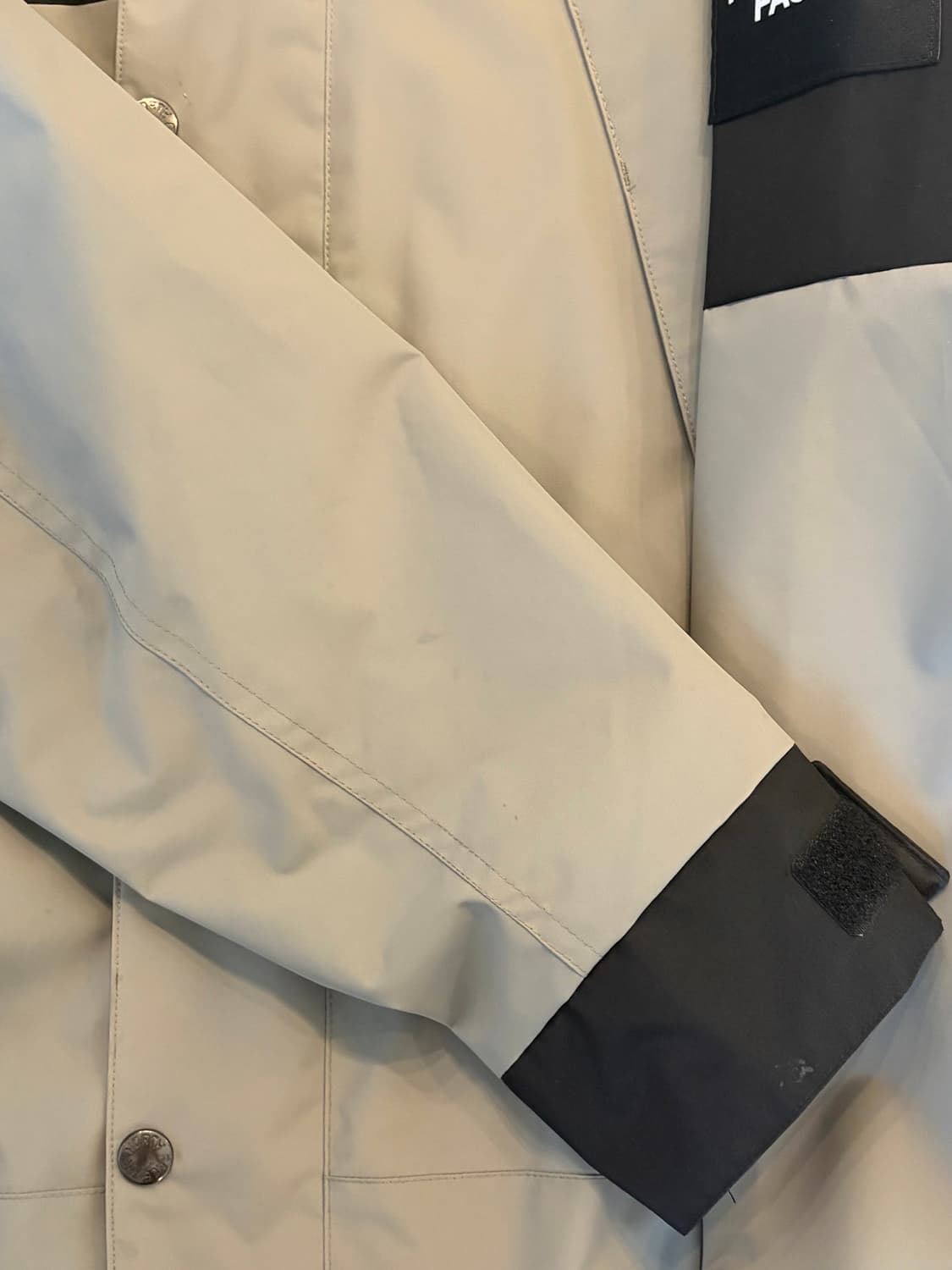 노스페이스 카키 바람막이 95(m) 상품이미지4