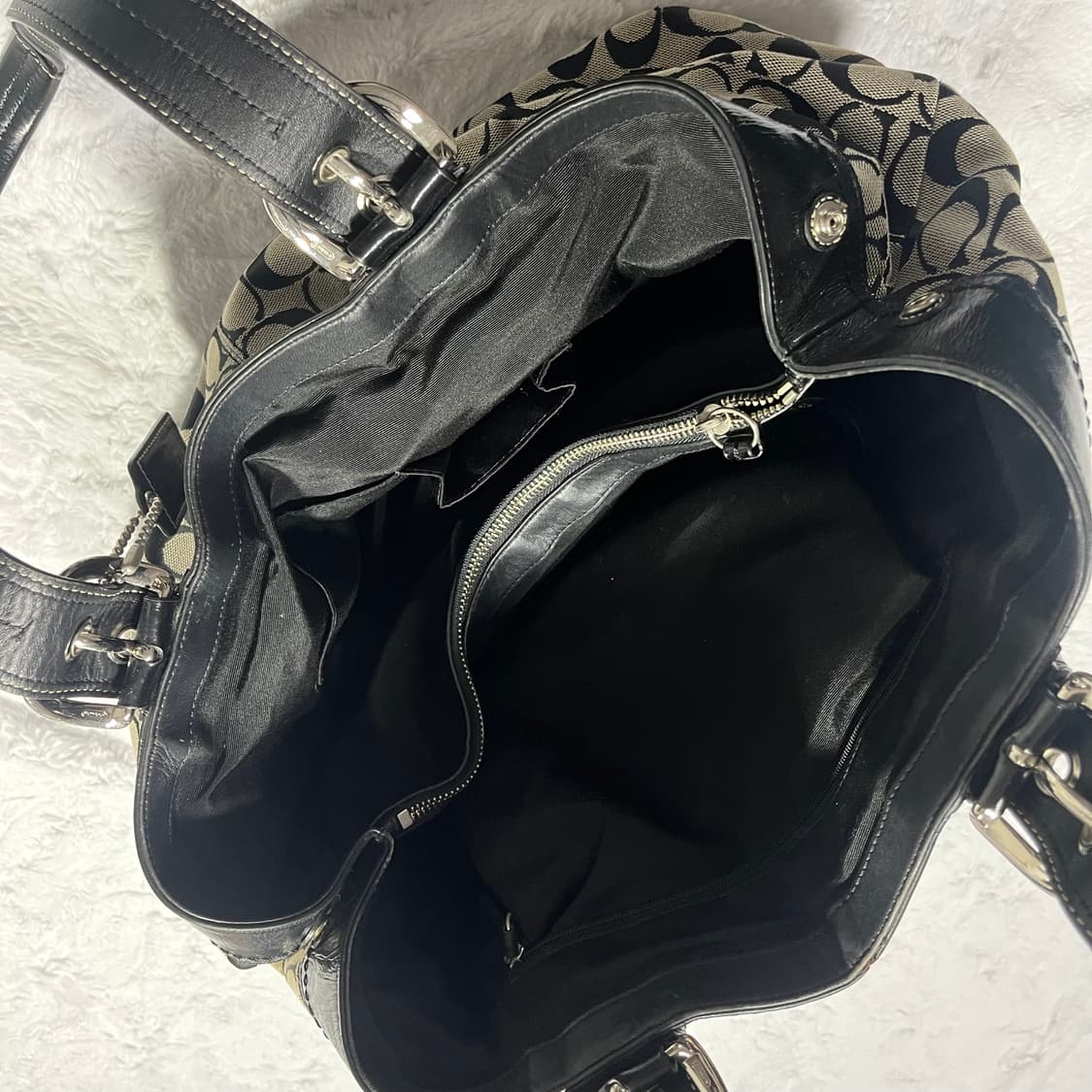 Coach 코치 시그니처 버클 숄더백 그레이베이지 블랙 오네갸루 상품이미지6