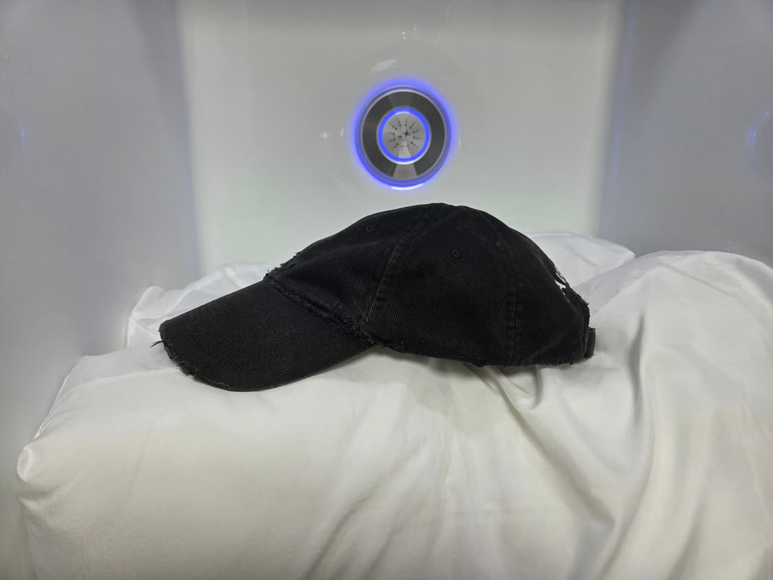 발렌시아가 도그바이트 캡 상품이미지1