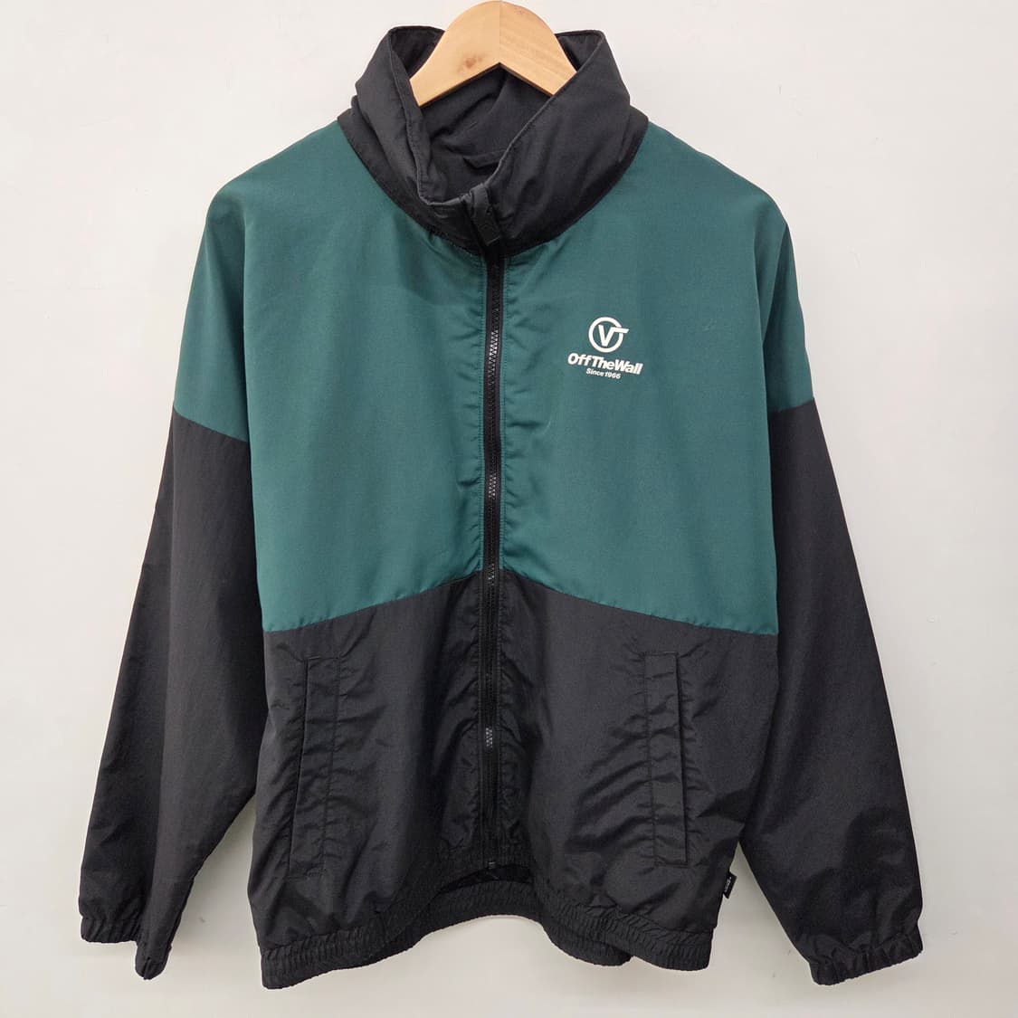 반스 Off The Wall 바람막이 그린/블랙 남m 상품이미지2