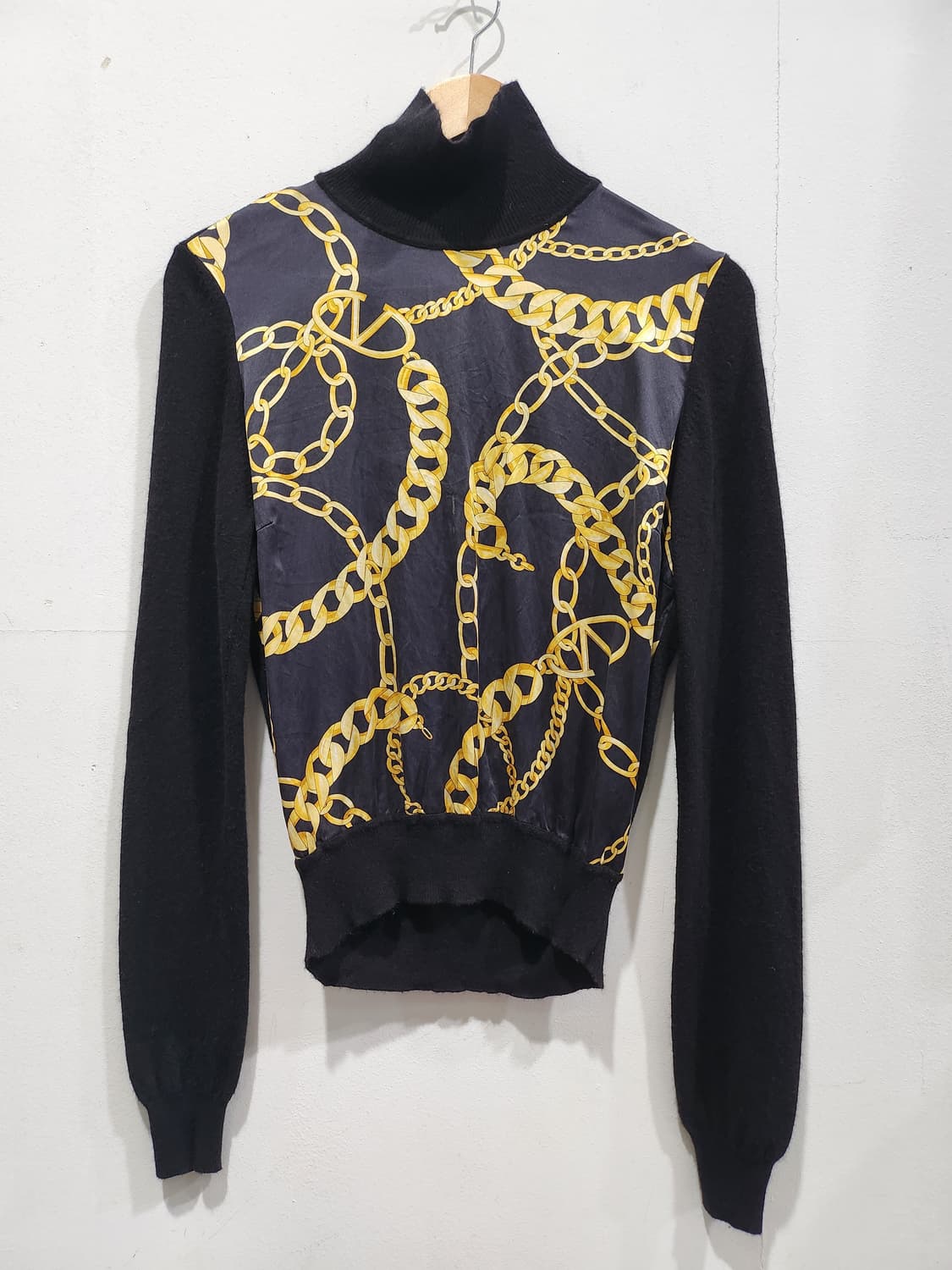 발렌티노 로마 체인 패턴 터틀넥 니트 44 정품 상품이미지1