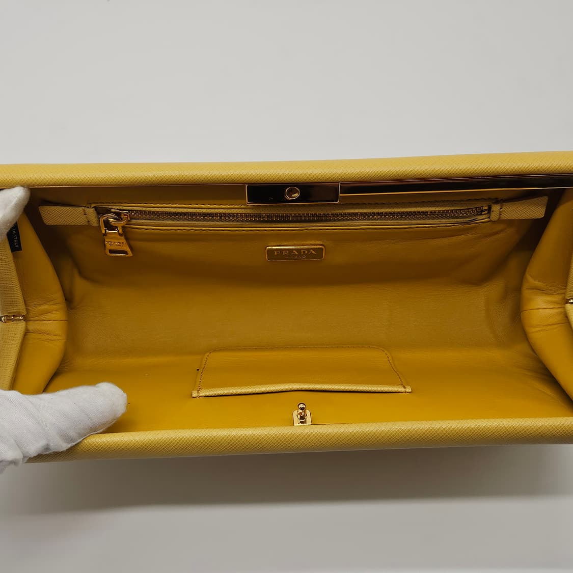 정품 프라다 사피아노 클러치백 상품이미지8