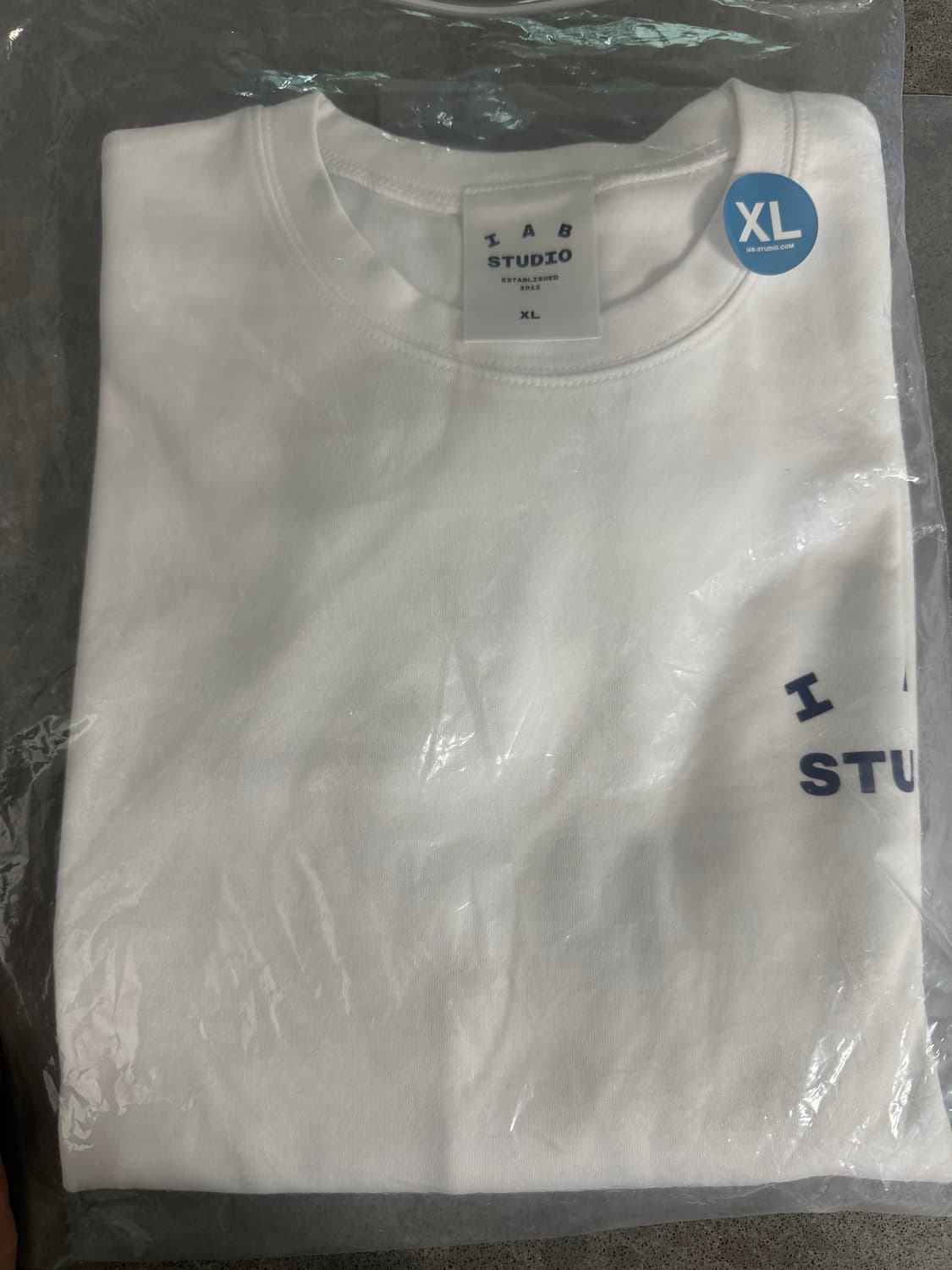 아이앱 롱슬리브 화이트 네이비 XL입니다 상품이미지1