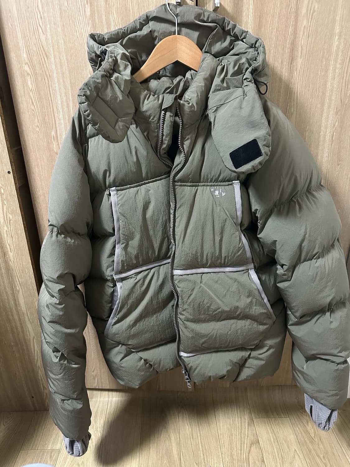 산산기어 테이프드 푸퍼 자켓 베이지 3사이즈 상품이미지3