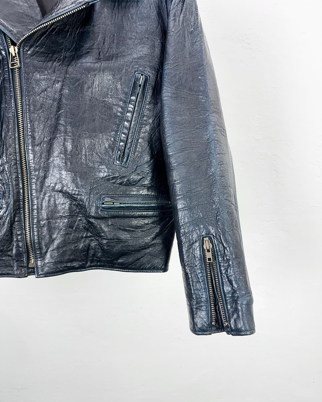 쇼트 블루 왁스 카빙 제뉴윈 레더 라이더 자켓 상품이미지6