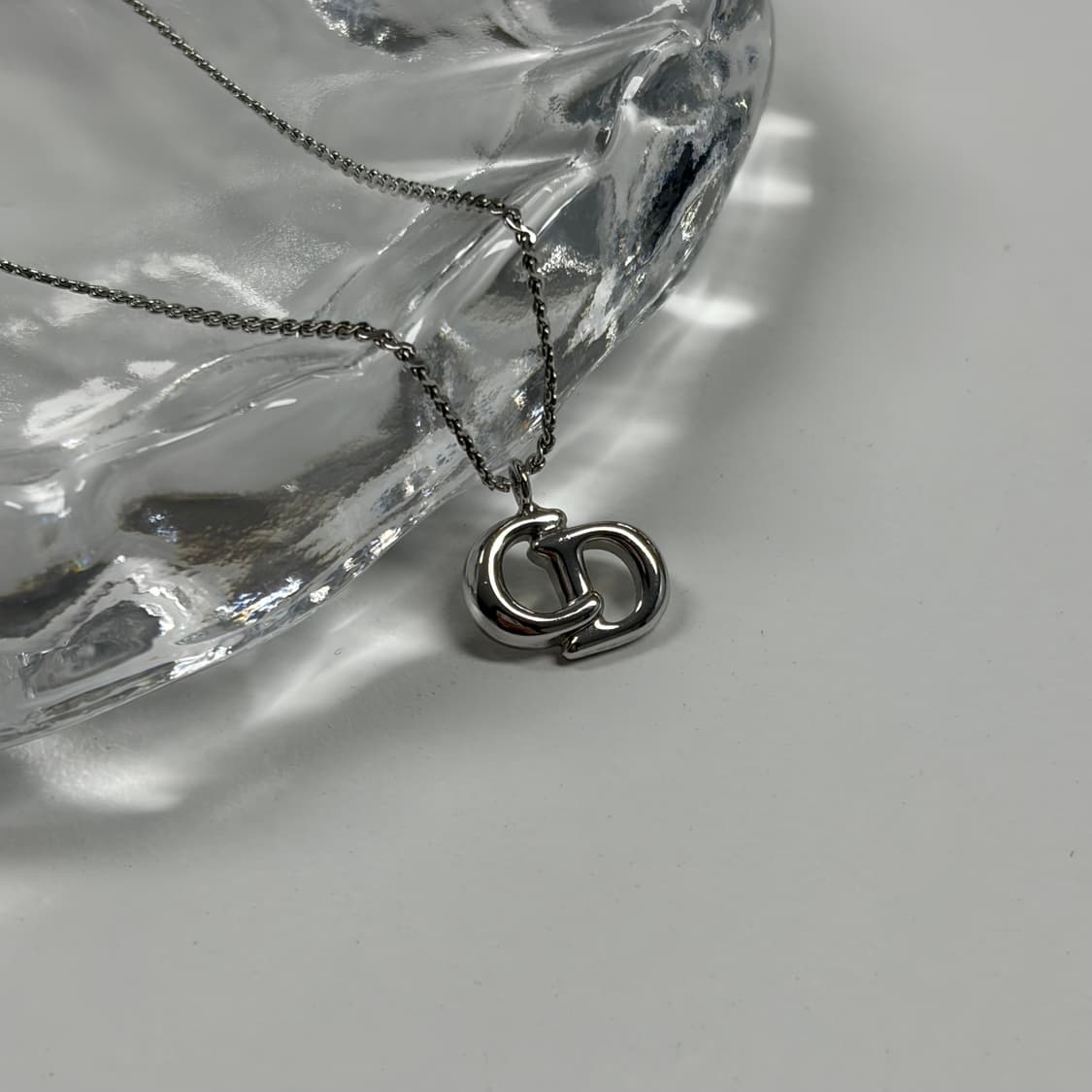 디올 미니 CD 목걸이 상품이미지1