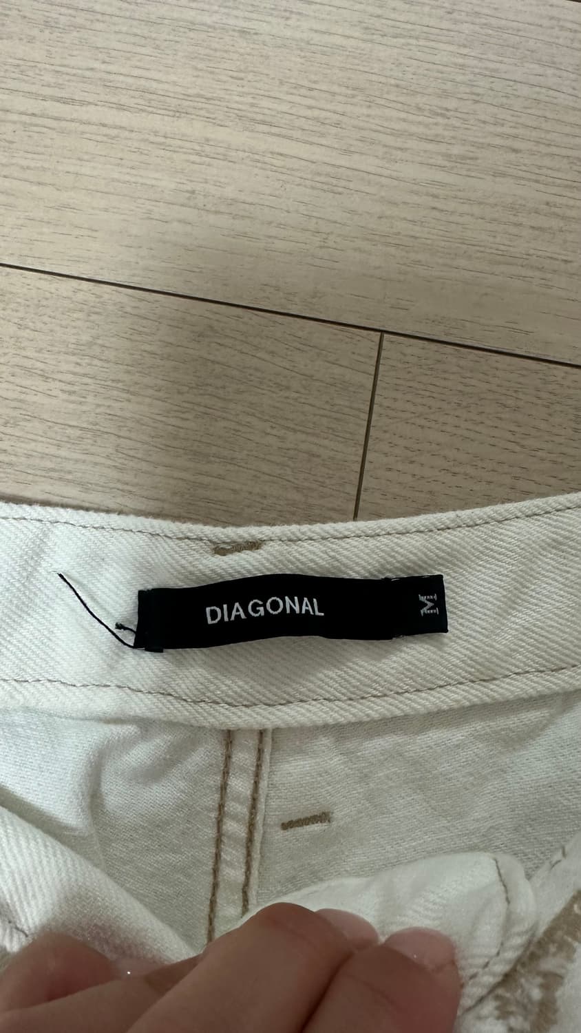 다이애그널 턱 와이드 데님 팬츠 M 상품이미지4