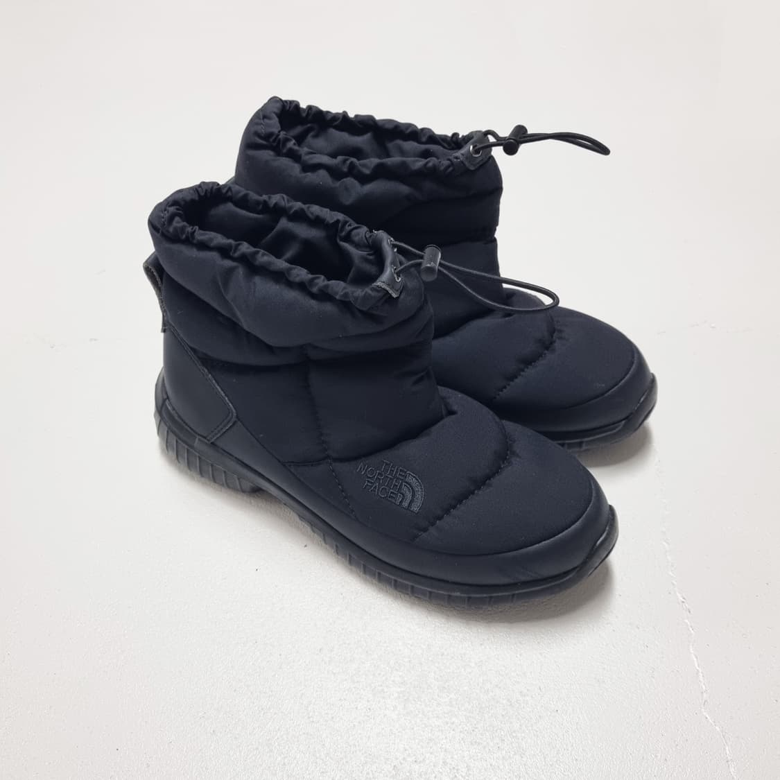 노스페이스 패딩 부츠 블랙 - 270 상품이미지2