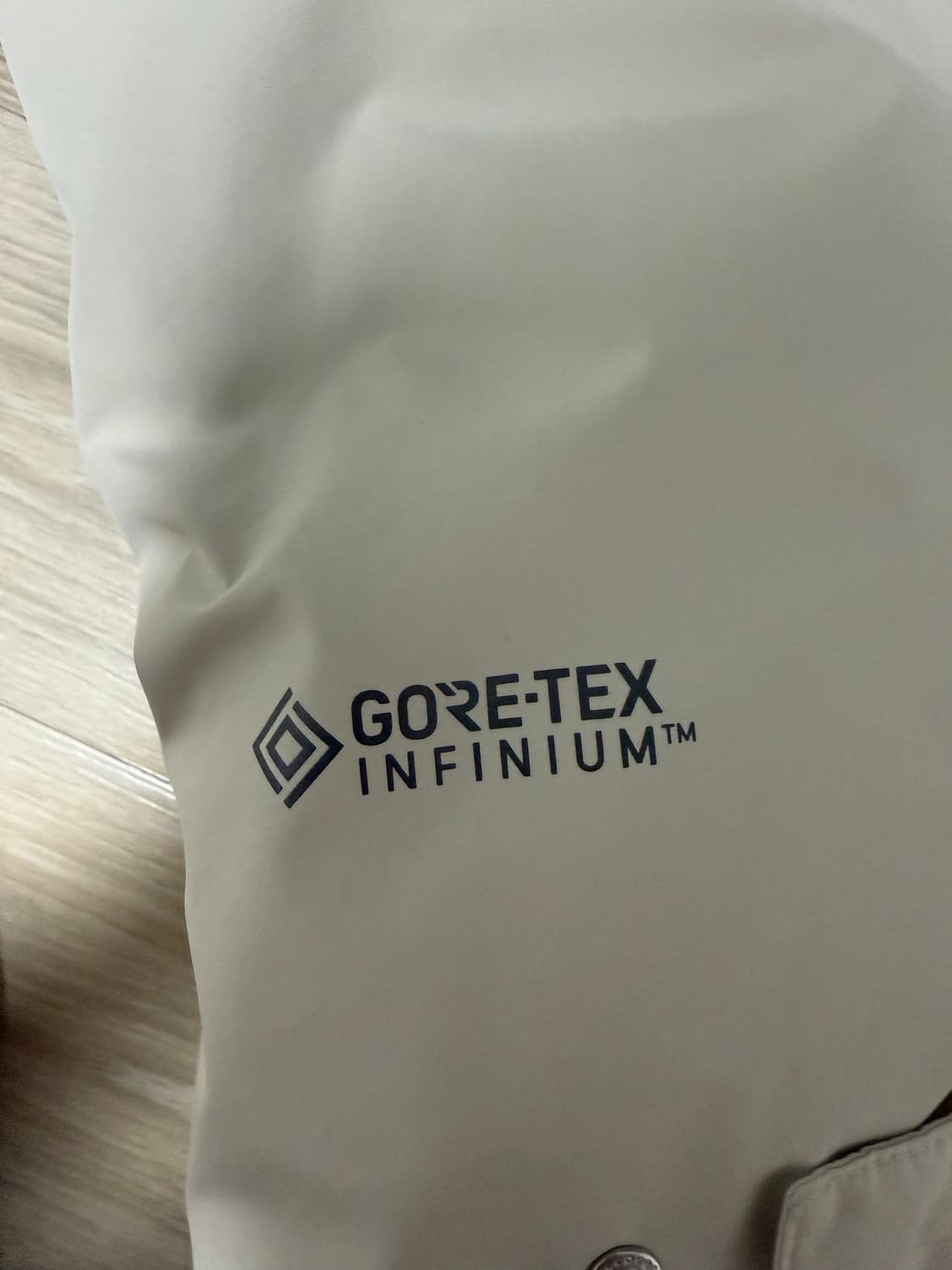 디스커버리 고어텍스 패딩 상품이미지4