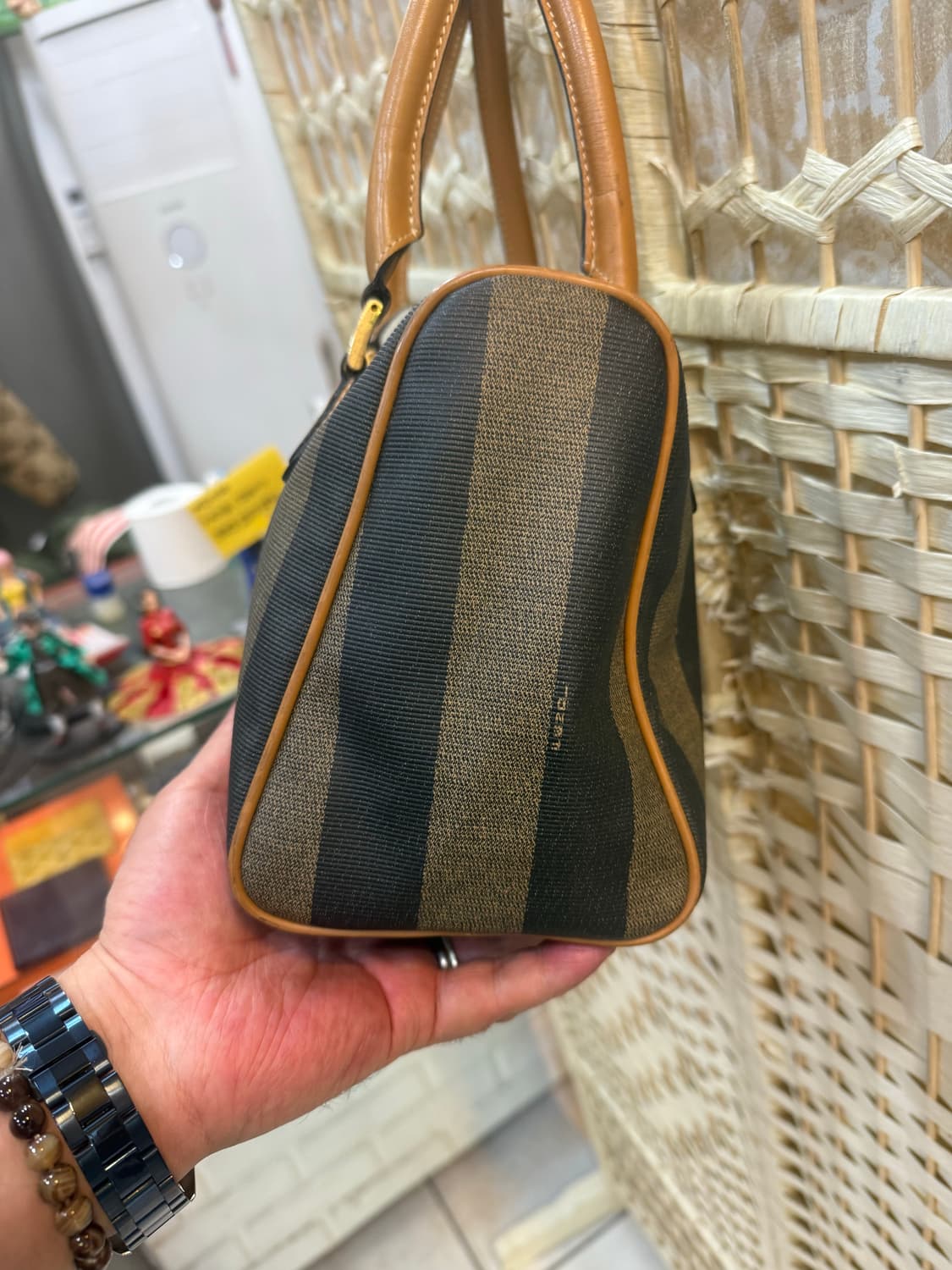 정품 펜디 페퀸 보스턴백 팝니다 상품이미지3