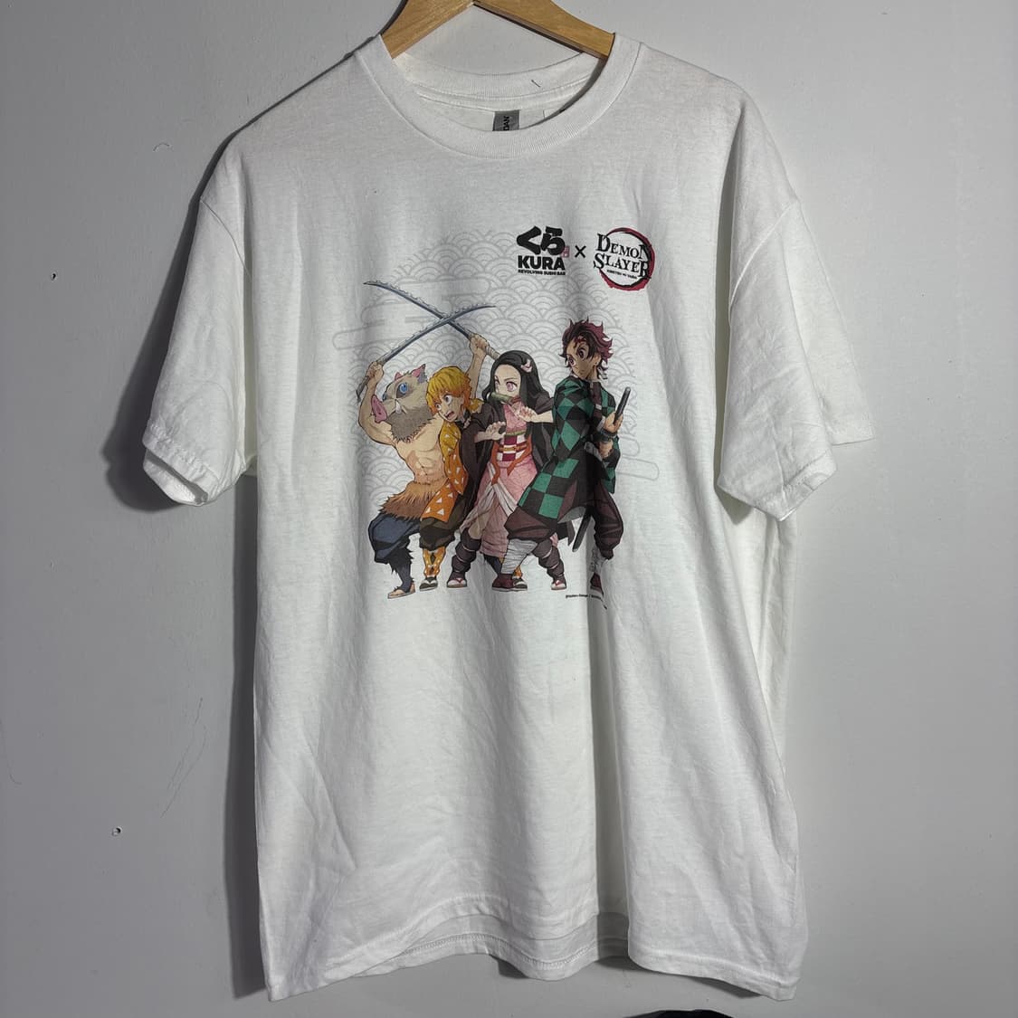 귀멸의칼날 쿠라콜라보 프린팅 반팔티 상품이미지1