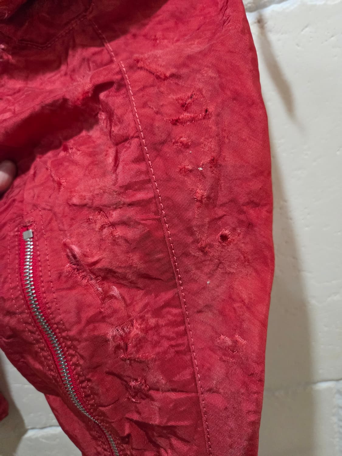 강혁 레드 팬츠 오염있음 상품이미지5