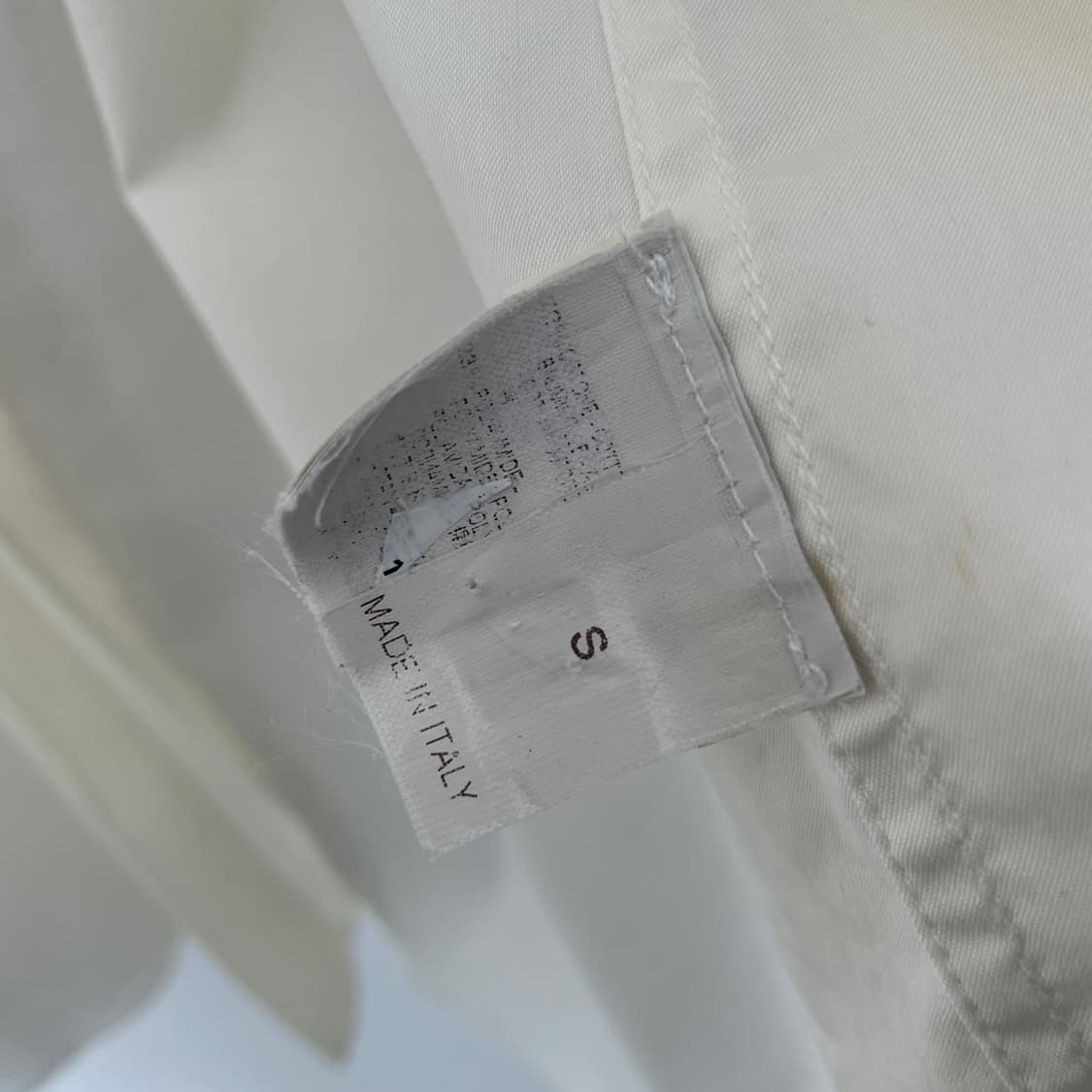 브루넬로 쿠치넬리 히든 버튼 논카라 셔츠 상품이미지6