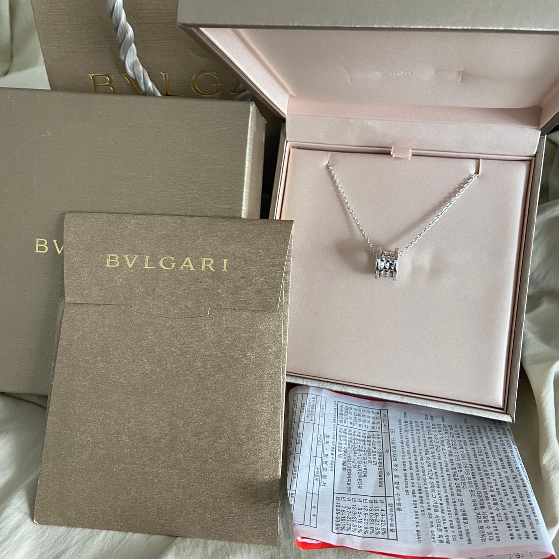[정품] 불가리 네크리스 화이트골드 록 스터드 풀박스 상품이미지5